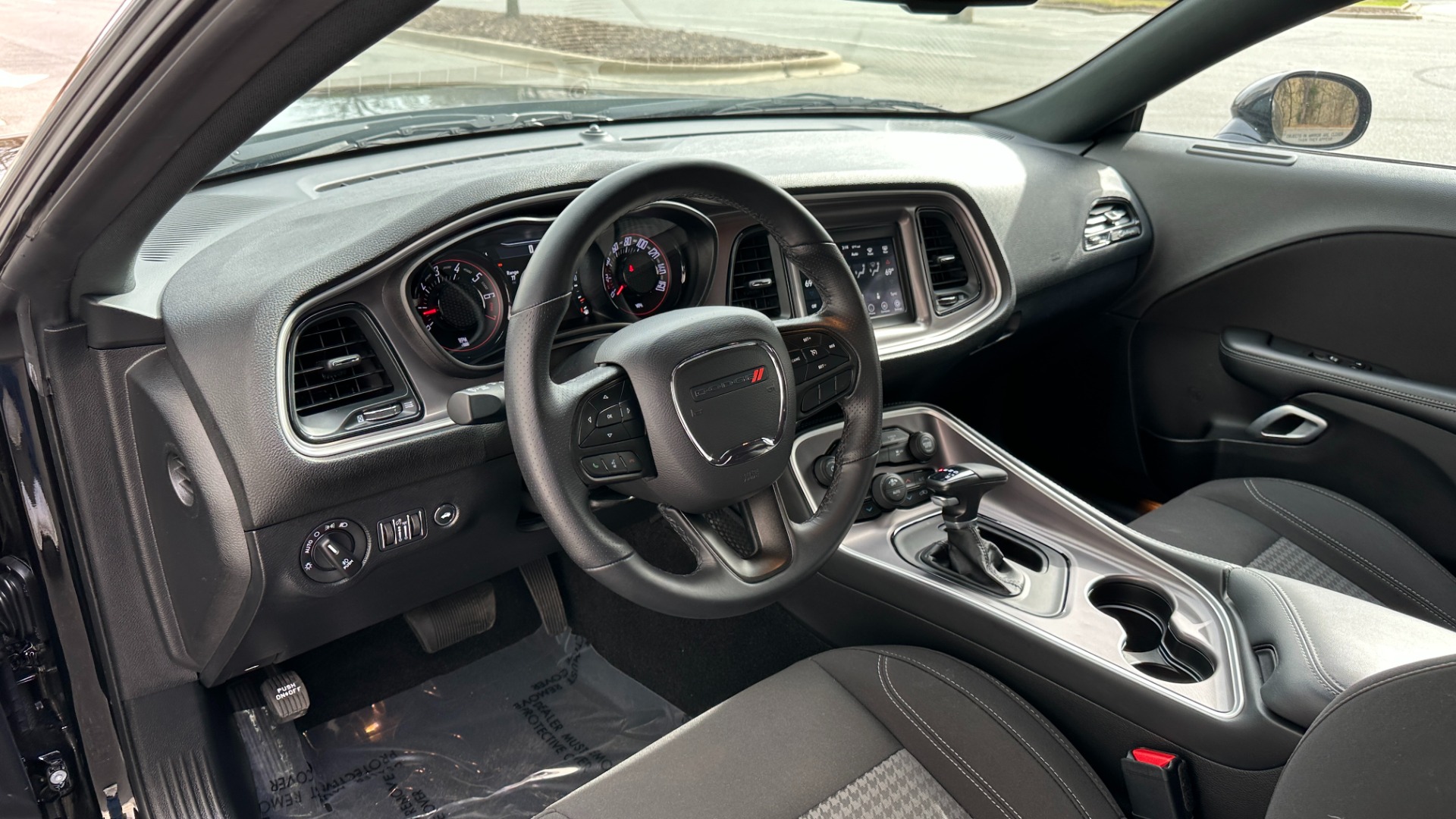 Used 2022 Dodge Challenger SXT for sale Sold at Formula Imports in Charlotte NC 28227 11