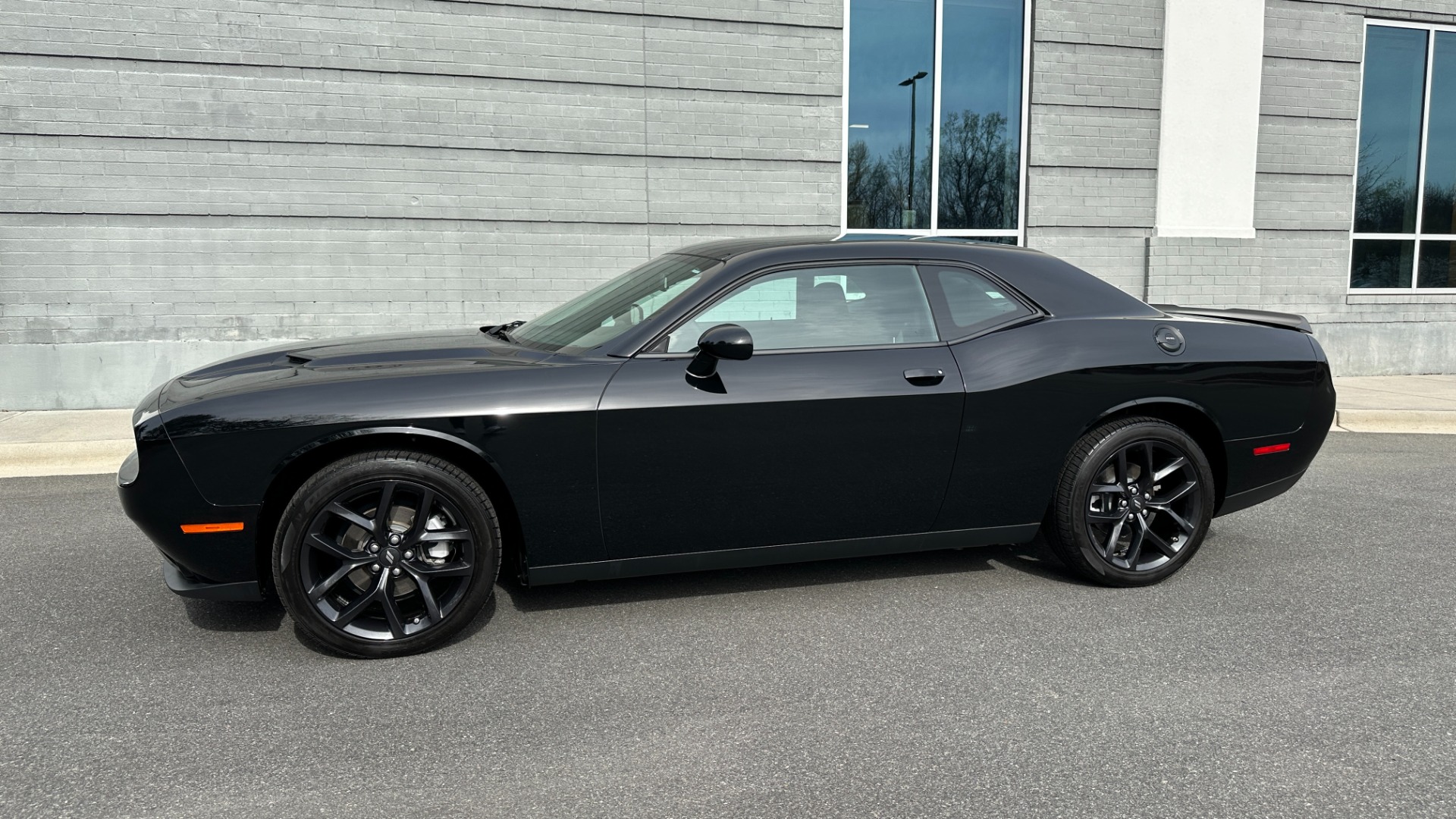 Used 2022 Dodge Challenger SXT for sale Sold at Formula Imports in Charlotte NC 28227 3