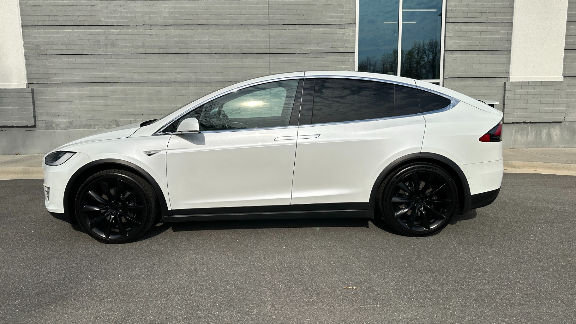 Used 2016 Tesla Model X 90D for sale Sold at Formula Imports in Charlotte NC 28227 3