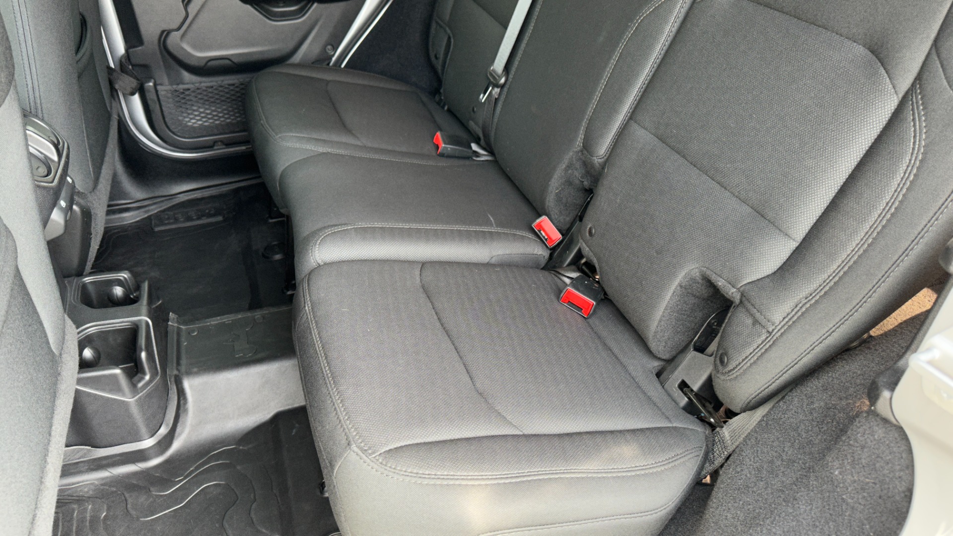 Used 2018 Jeep Wrangler Unlimited Sport S / SOFT TOP / CLOTH SEATS / SIDE STEPS / TRAILERING PACKAGE for sale $33,500 at Formula Imports in Charlotte NC 28227 14