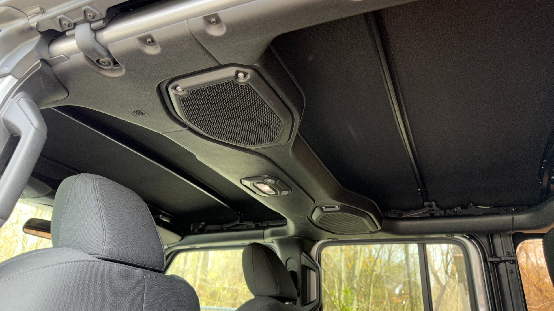 Used 2018 Jeep Wrangler Unlimited Sport S / SOFT TOP / CLOTH SEATS / SIDE STEPS / TRAILERING PACKAGE for sale $33,500 at Formula Imports in Charlotte NC 28227 15