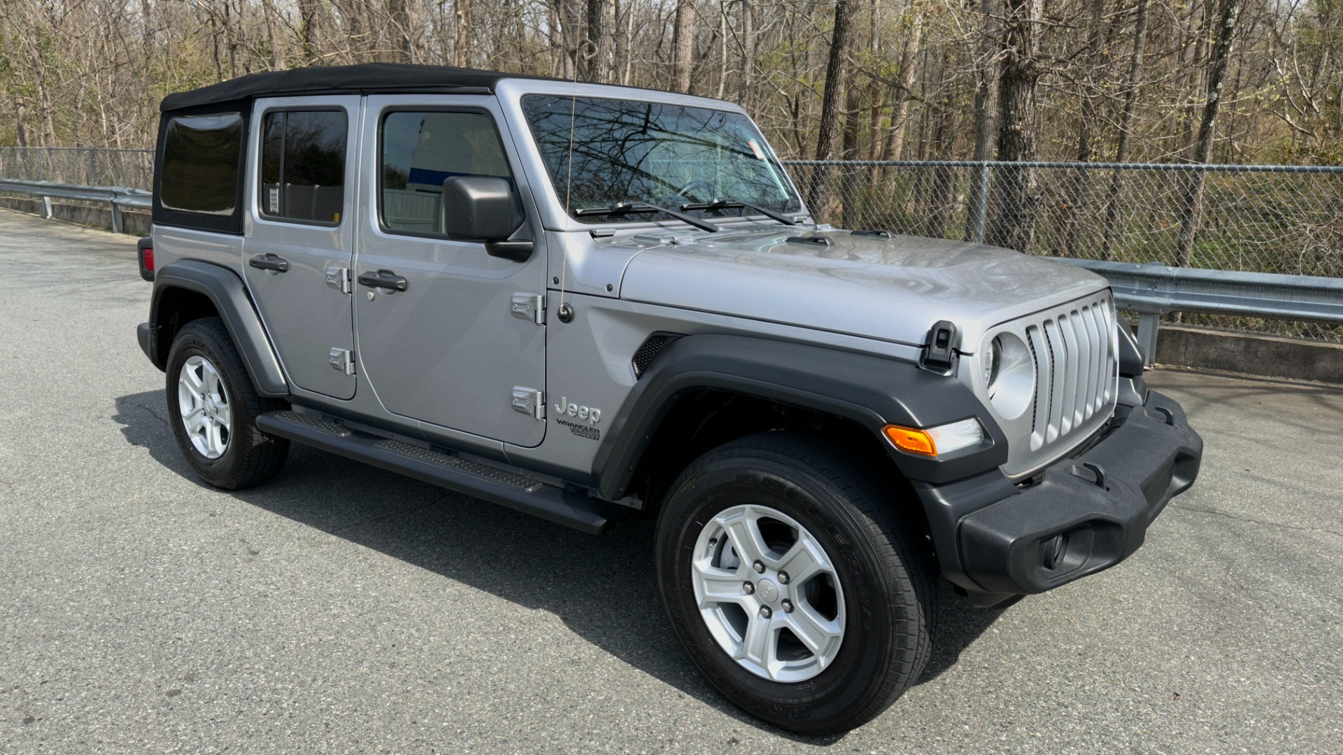 Used 2018 Jeep Wrangler Unlimited Sport S / SOFT TOP / CLOTH SEATS / SIDE STEPS / TRAILERING PACKAGE for sale $33,500 at Formula Imports in Charlotte NC 28227 5