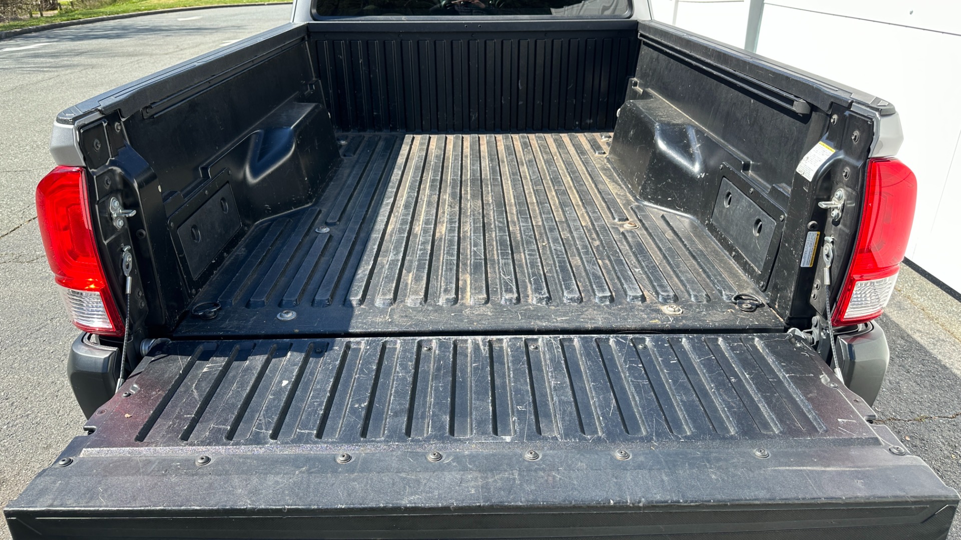 Used 2017 Toyota Tacoma SR5 / CLOTH / ACCESS CAB / UTILITY PACKAGE / PREDATOR SIDE STEPS for sale Sold at Formula Imports in Charlotte NC 28227 36