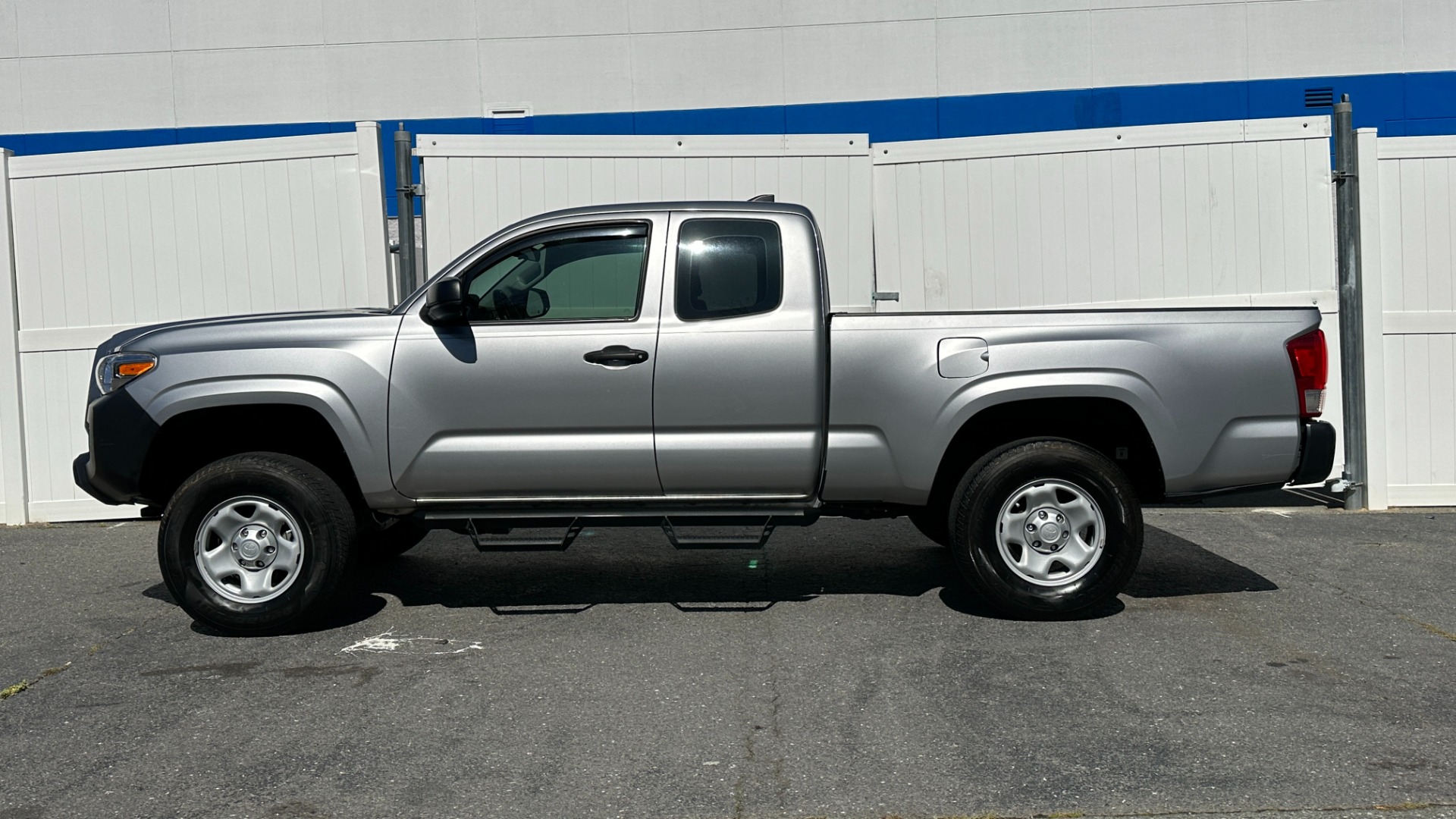 Used 2017 Toyota Tacoma SR5 for sale Sold at Formula Imports in Charlotte NC 28227 4
