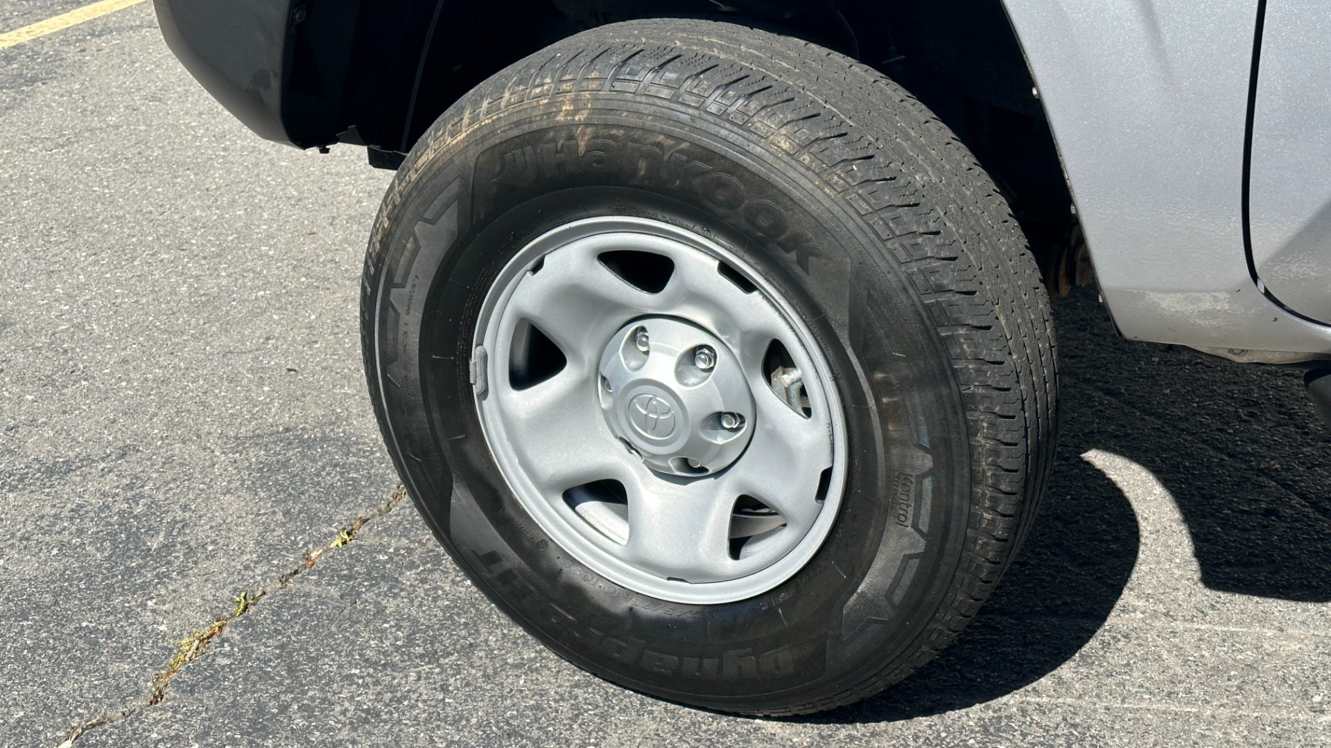 Used 2017 Toyota Tacoma SR5 / CLOTH / ACCESS CAB / UTILITY PACKAGE / PREDATOR SIDE STEPS for sale Sold at Formula Imports in Charlotte NC 28227 42