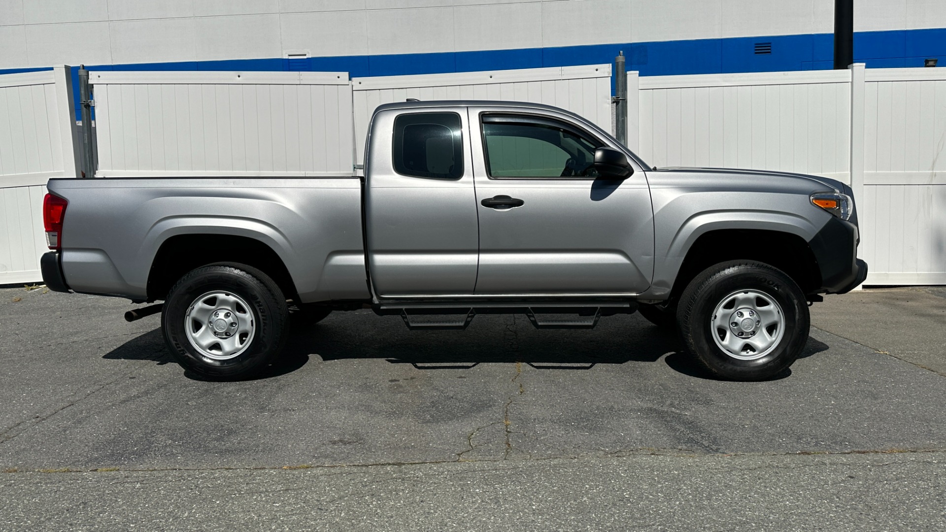Used 2017 Toyota Tacoma SR5 for sale Sold at Formula Imports in Charlotte NC 28227 7