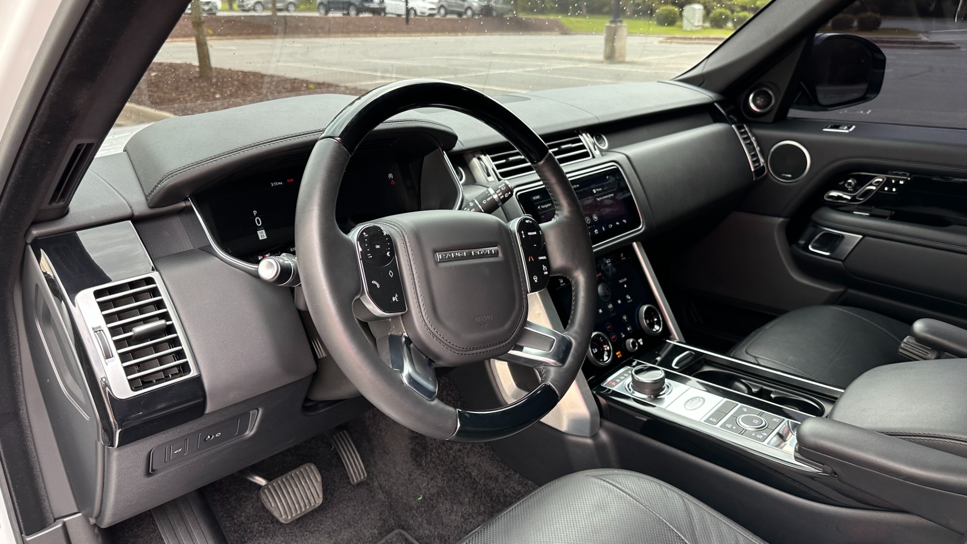 Used 2019 Land Rover Range Rover SUPERCHARGED / BLACKOUT / REAR ENTERTAINMENT / DRIVE PRO PACK / PARK PRO for sale $75,995 at Formula Imports in Charlotte NC 28227 11