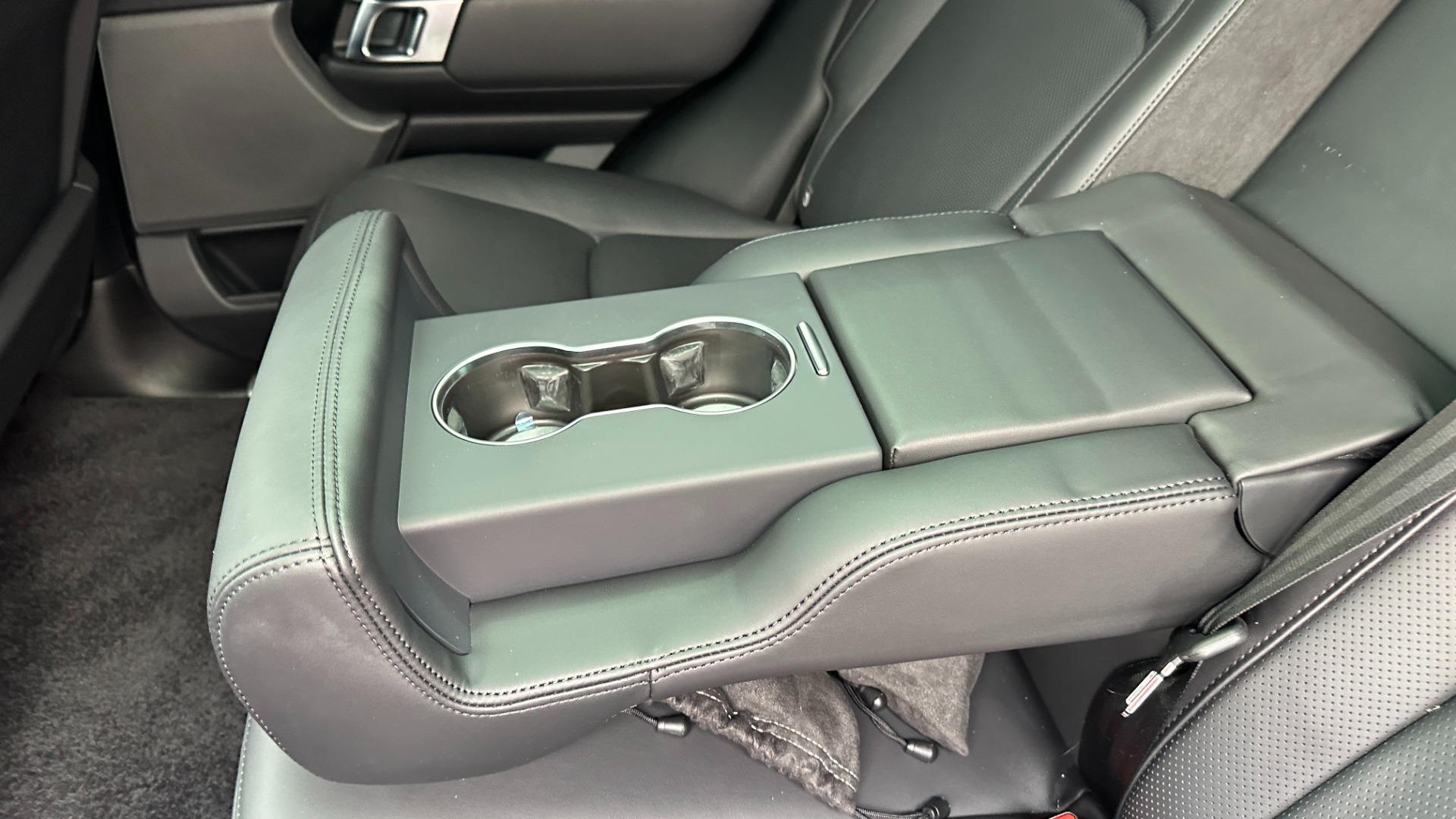 Used 2019 Land Rover Range Rover SUPERCHARGED / BLACKOUT / REAR ENTERTAINMENT / DRIVE PRO PACK / PARK PRO for sale $75,995 at Formula Imports in Charlotte NC 28227 25