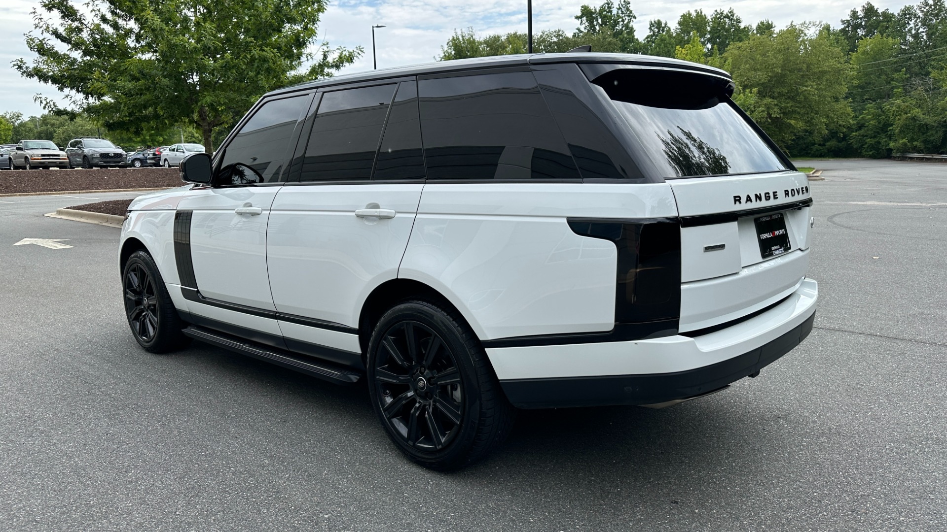 Used 2019 Land Rover Range Rover SUPERCHARGED / BLACKOUT / REAR ENTERTAINMENT / DRIVE PRO PACK / PARK PRO for sale $75,995 at Formula Imports in Charlotte NC 28227 4