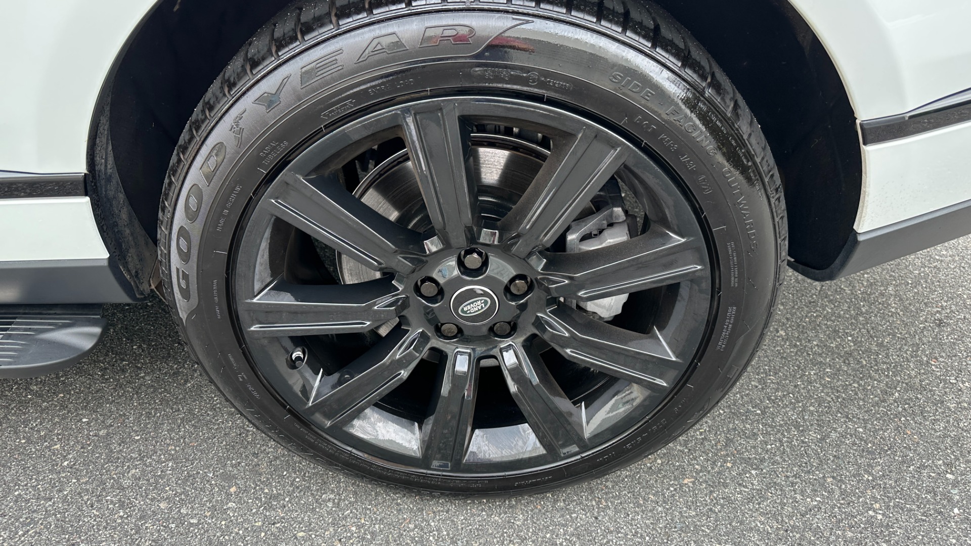 Used 2019 Land Rover Range Rover SUPERCHARGED / BLACKOUT / REAR ENTERTAINMENT / DRIVE PRO PACK / PARK PRO for sale $75,995 at Formula Imports in Charlotte NC 28227 48