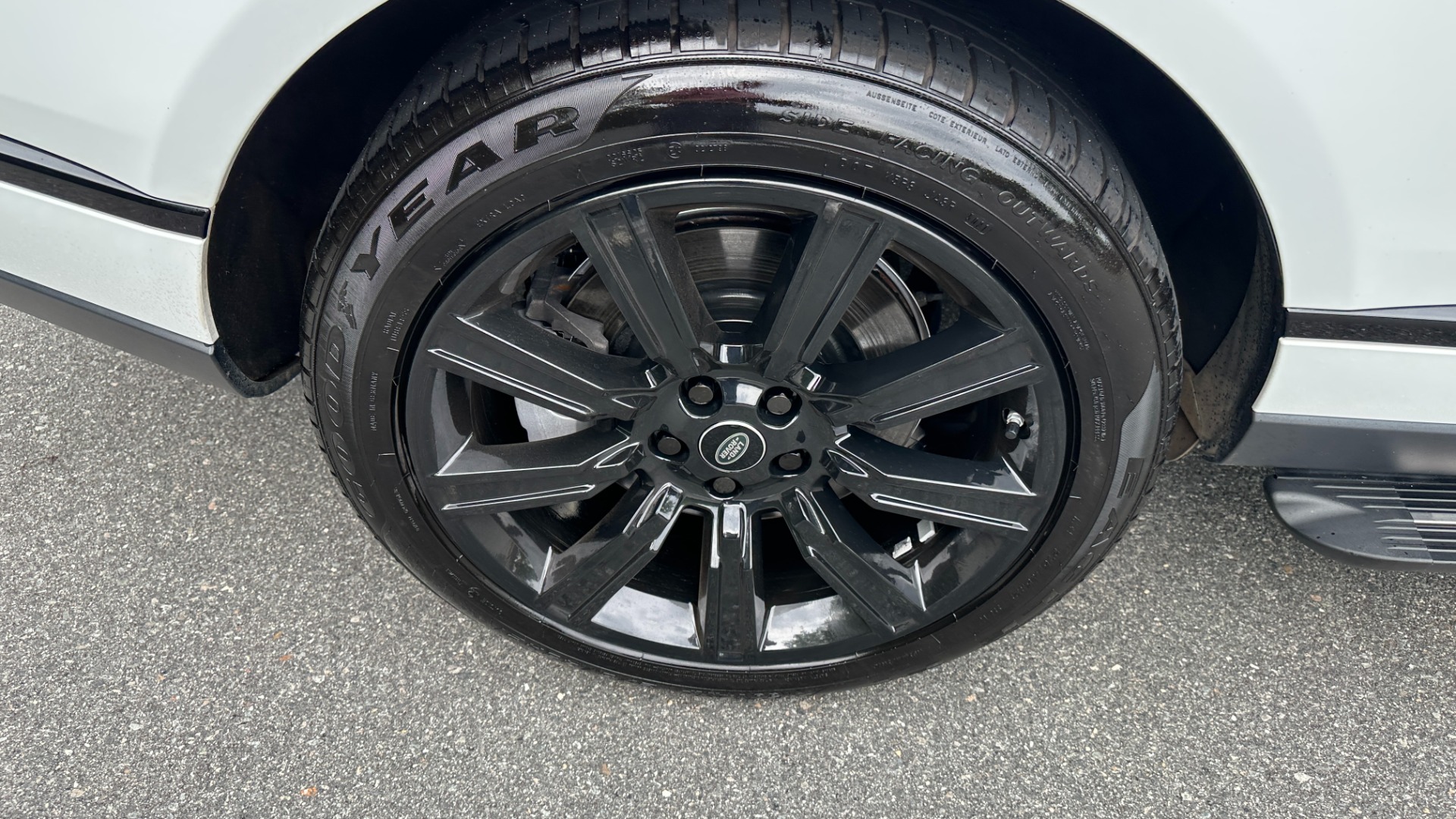 Used 2019 Land Rover Range Rover SUPERCHARGED / BLACKOUT / REAR ENTERTAINMENT / DRIVE PRO PACK / PARK PRO for sale $75,995 at Formula Imports in Charlotte NC 28227 49