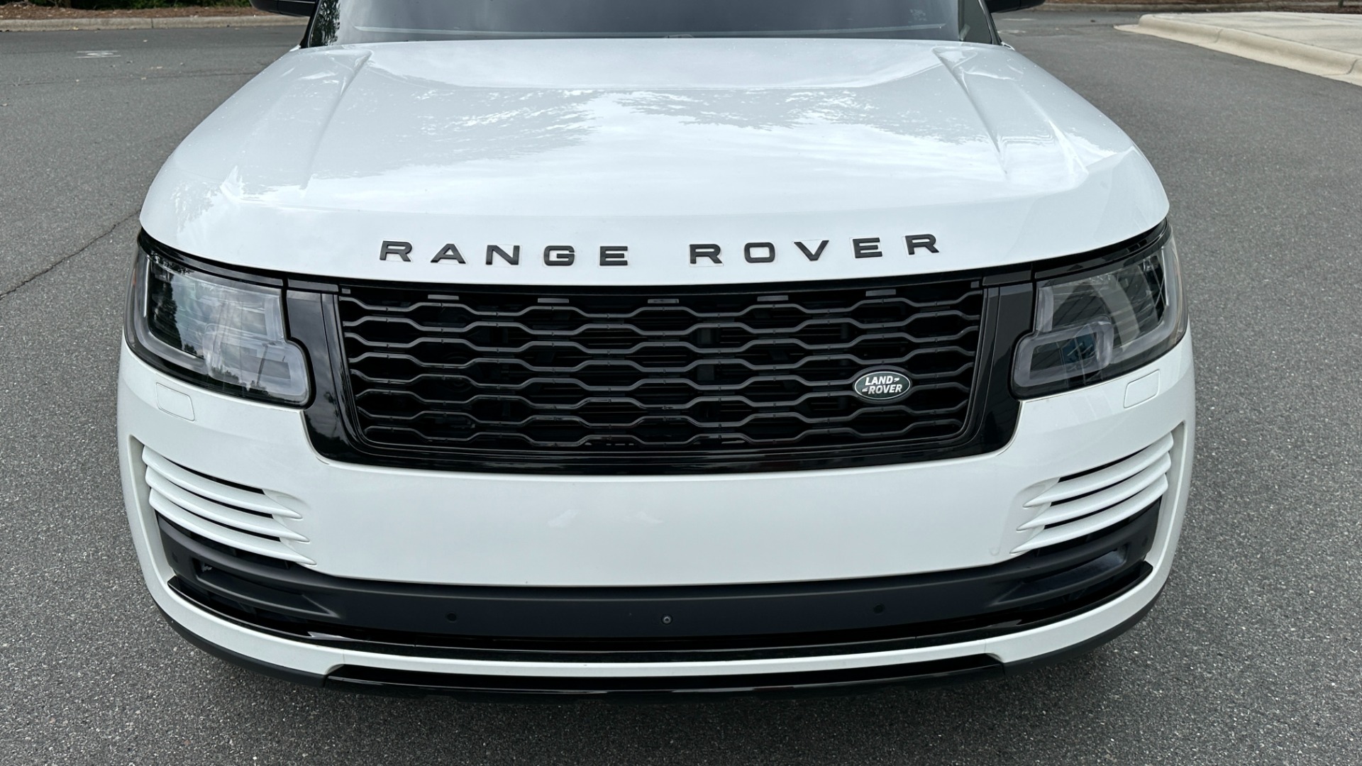 Used 2019 Land Rover Range Rover SUPERCHARGED / BLACKOUT / REAR ENTERTAINMENT / DRIVE PRO PACK / PARK PRO for sale $75,995 at Formula Imports in Charlotte NC 28227 9