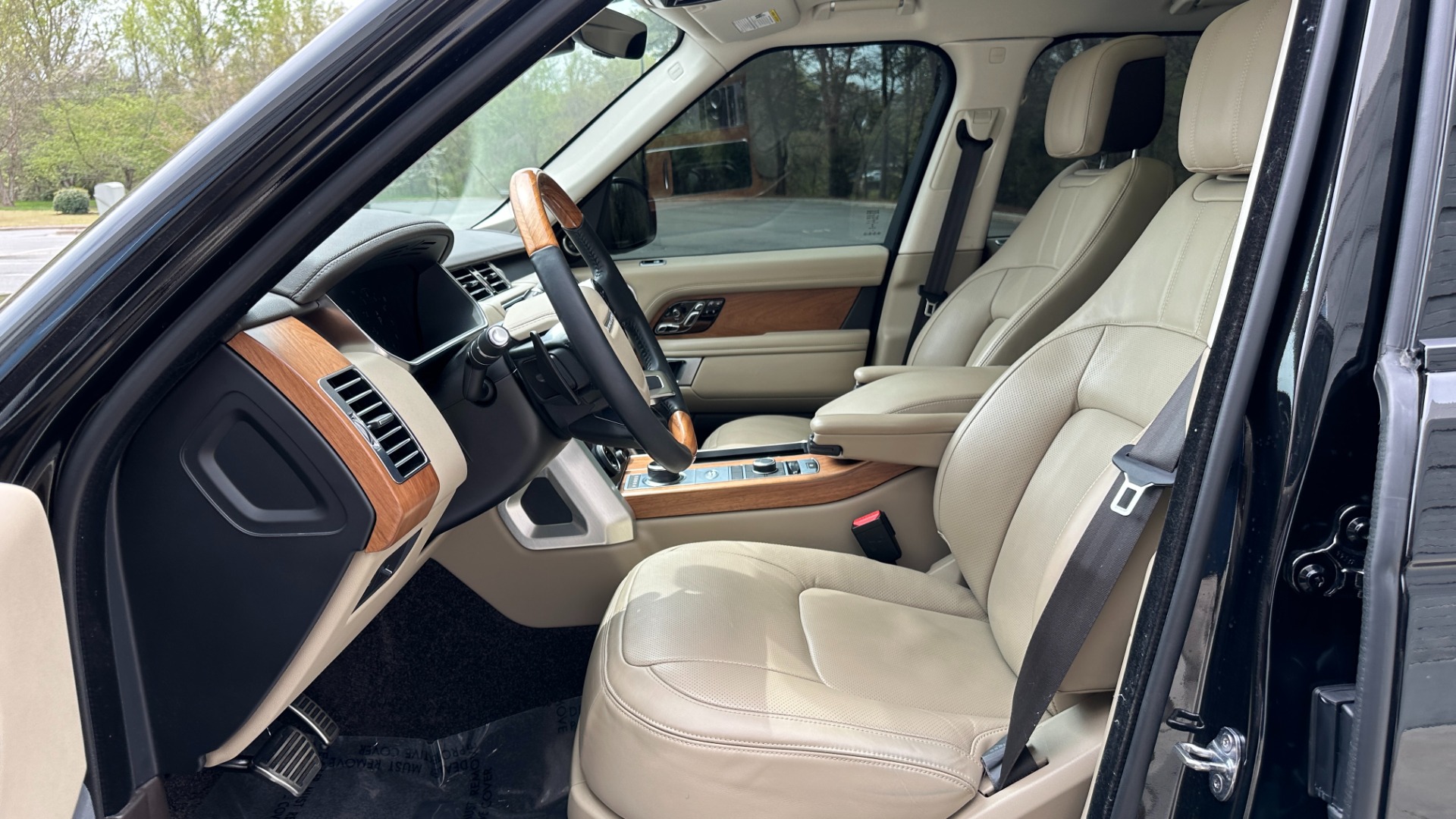Used 2021 Land Rover Range Rover P525 Westminster for sale $87,500 at Formula Imports in Charlotte NC 28227 12