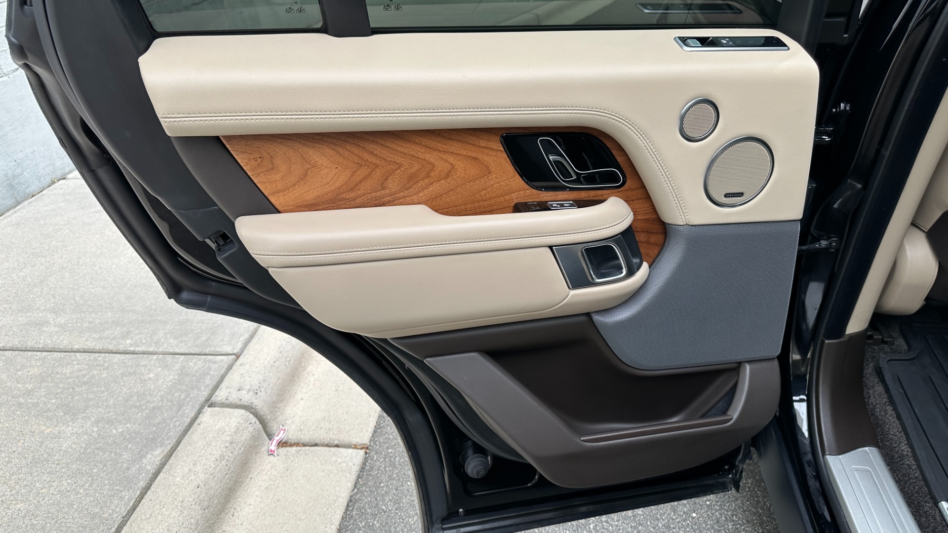 Used 2021 Land Rover Range Rover P525 Westminster for sale $87,500 at Formula Imports in Charlotte NC 28227 24
