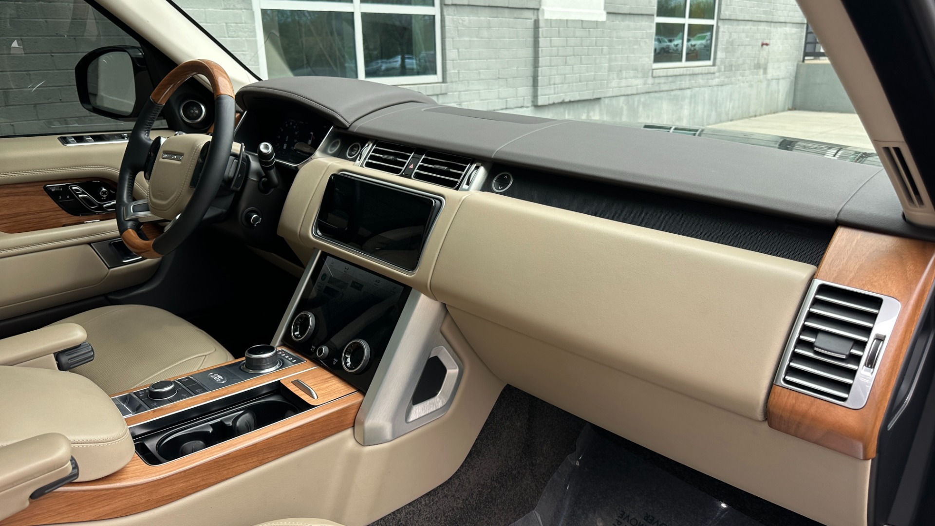 Used 2021 Land Rover Range Rover P525 Westminster for sale $87,500 at Formula Imports in Charlotte NC 28227 37