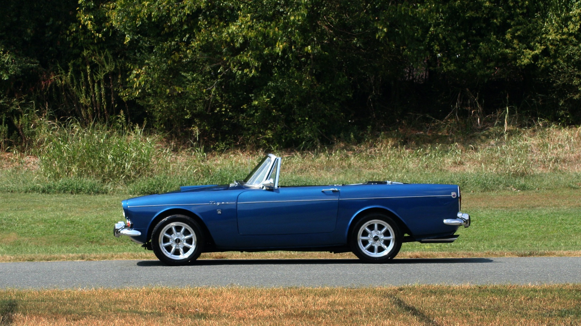 Used 1964 Sunbeam Tiger Convertible / 260ci V8 / 4-Speed Manual / Rear-Wheel Drive for sale Sold at Formula Imports in Charlotte NC 28227 2