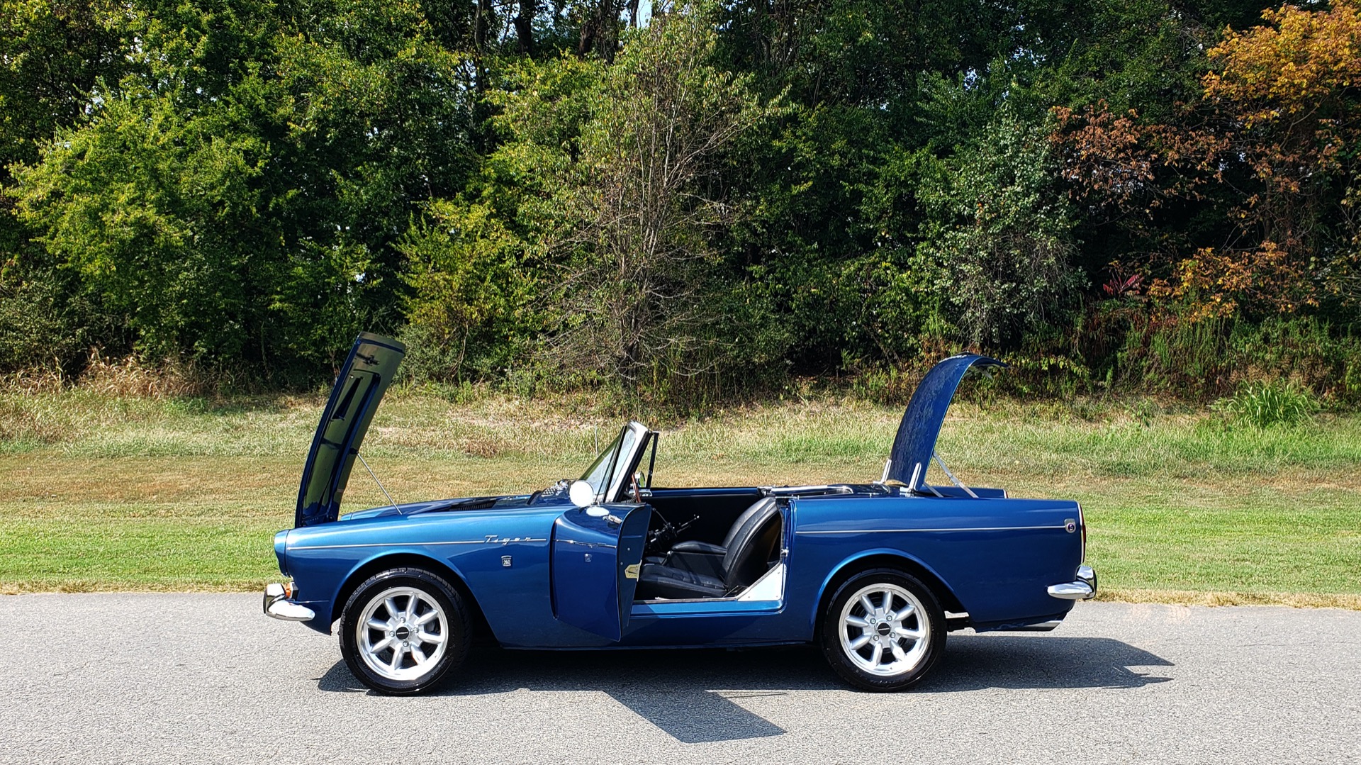 Used 1964 Sunbeam Tiger Convertible / 260ci V8 / 4-Speed Manual / Rear-Wheel Drive for sale Sold at Formula Imports in Charlotte NC 28227 25