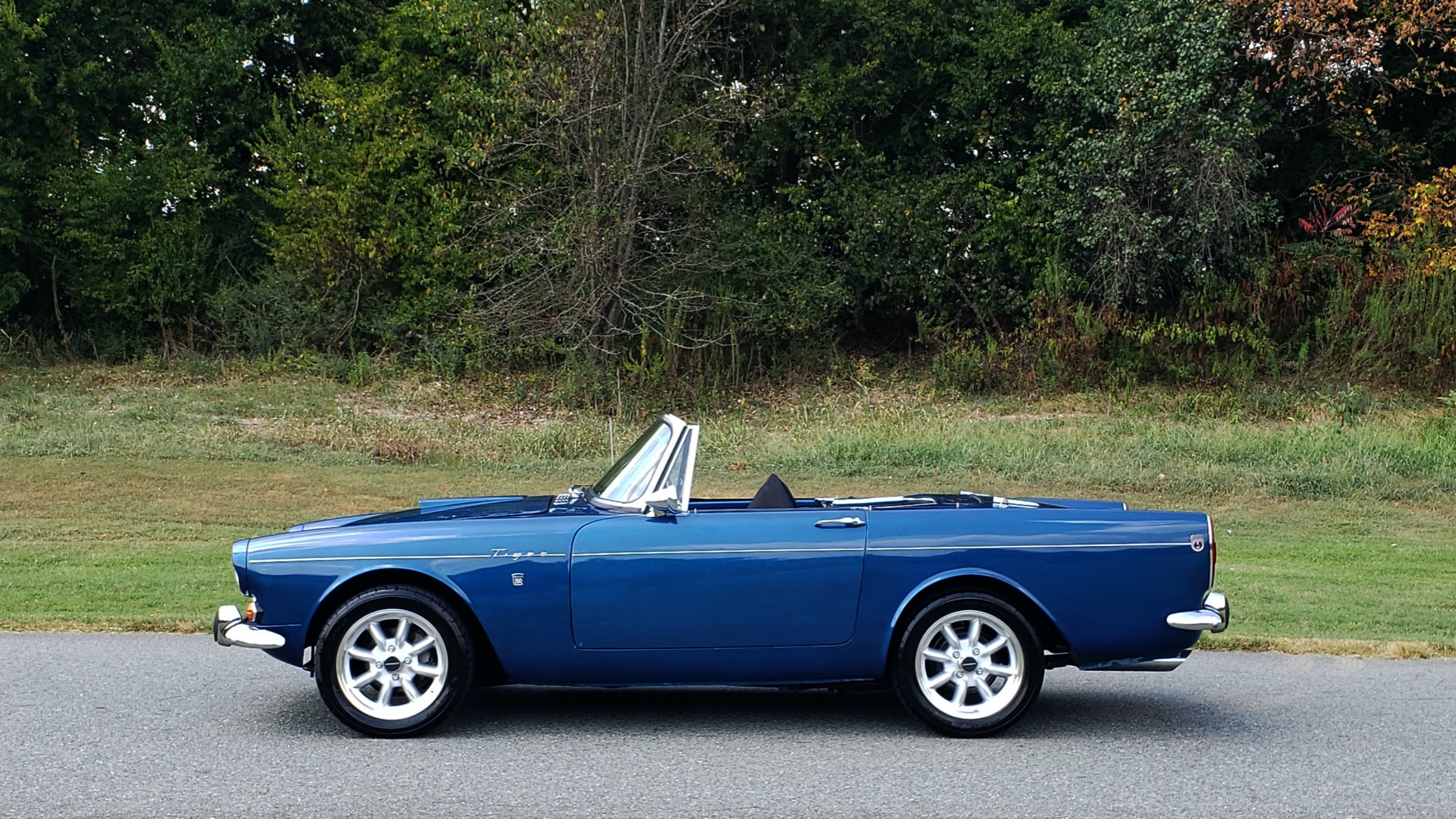 Used 1964 Sunbeam Tiger Convertible / 260ci V8 / 4-Speed Manual / Rear-Wheel Drive for sale Sold at Formula Imports in Charlotte NC 28227 32
