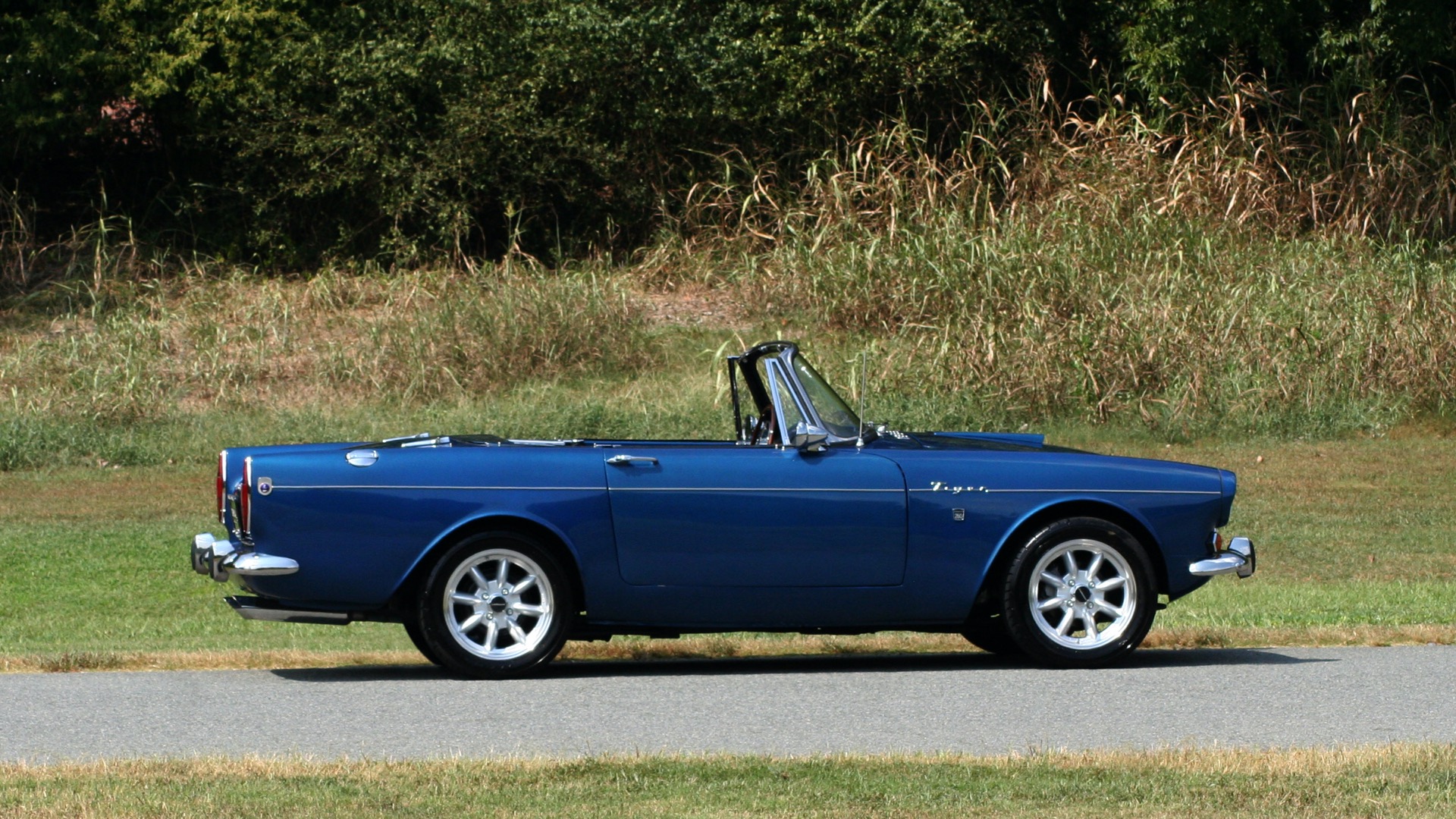 Used 1964 Sunbeam Tiger Convertible / 260ci V8 / 4-Speed Manual / Rear-Wheel Drive for sale Sold at Formula Imports in Charlotte NC 28227 70