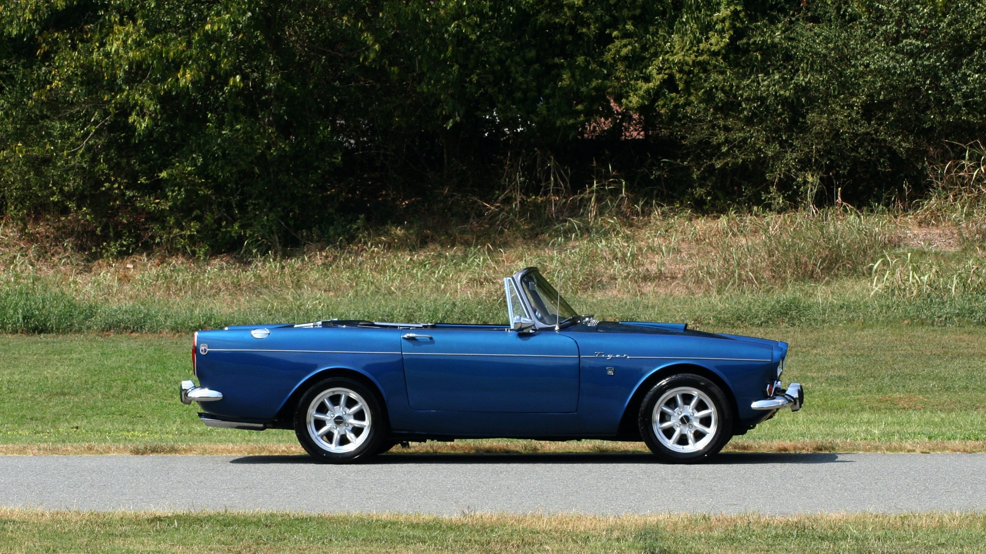 Used 1964 Sunbeam Tiger Convertible / 260ci V8 / 4-Speed Manual / Rear-Wheel Drive for sale Sold at Formula Imports in Charlotte NC 28227 71