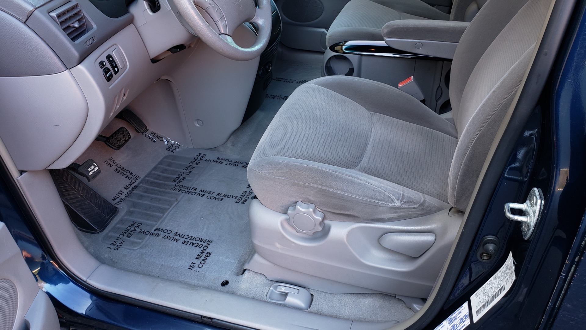 Used 2004 Toyota SIENNA LE 7-PASSENGER / ROOF RACK / PWR WNDWS for sale Sold at Formula Imports in Charlotte NC 28227 22