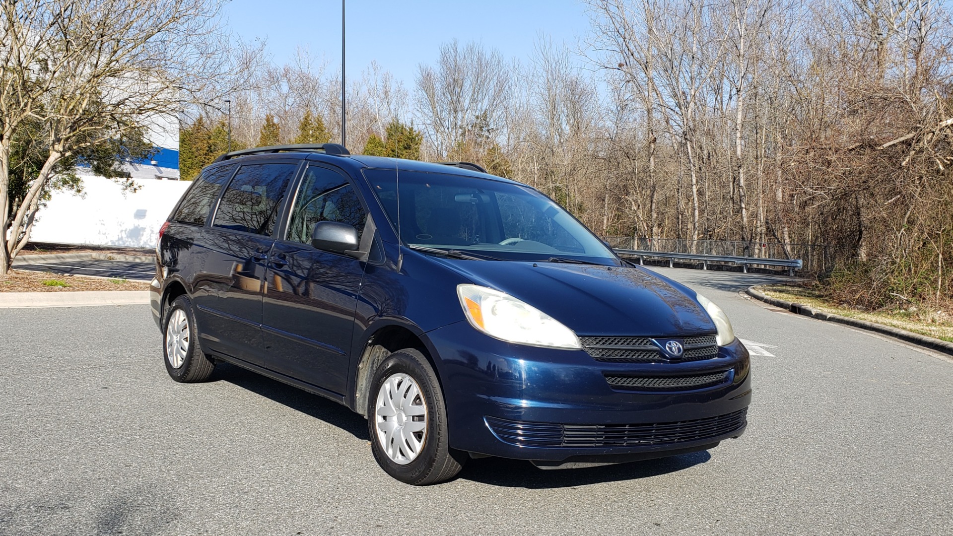 Used 2004 Toyota SIENNA LE 7-PASSENGER / ROOF RACK / PWR WNDWS for sale Sold at Formula Imports in Charlotte NC 28227 4