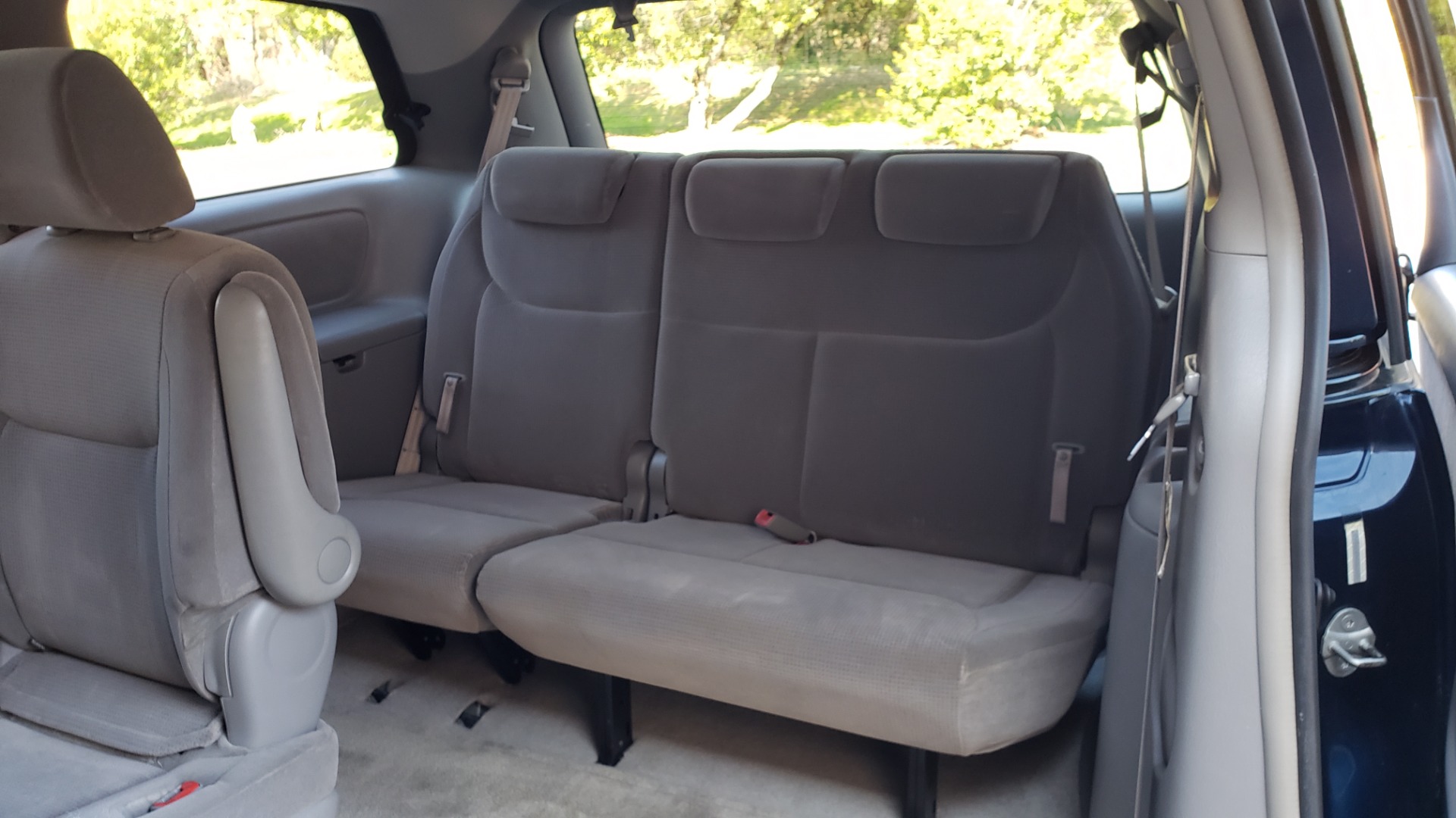Used 2004 Toyota SIENNA LE 7-PASSENGER / ROOF RACK / PWR WNDWS for sale Sold at Formula Imports in Charlotte NC 28227 47