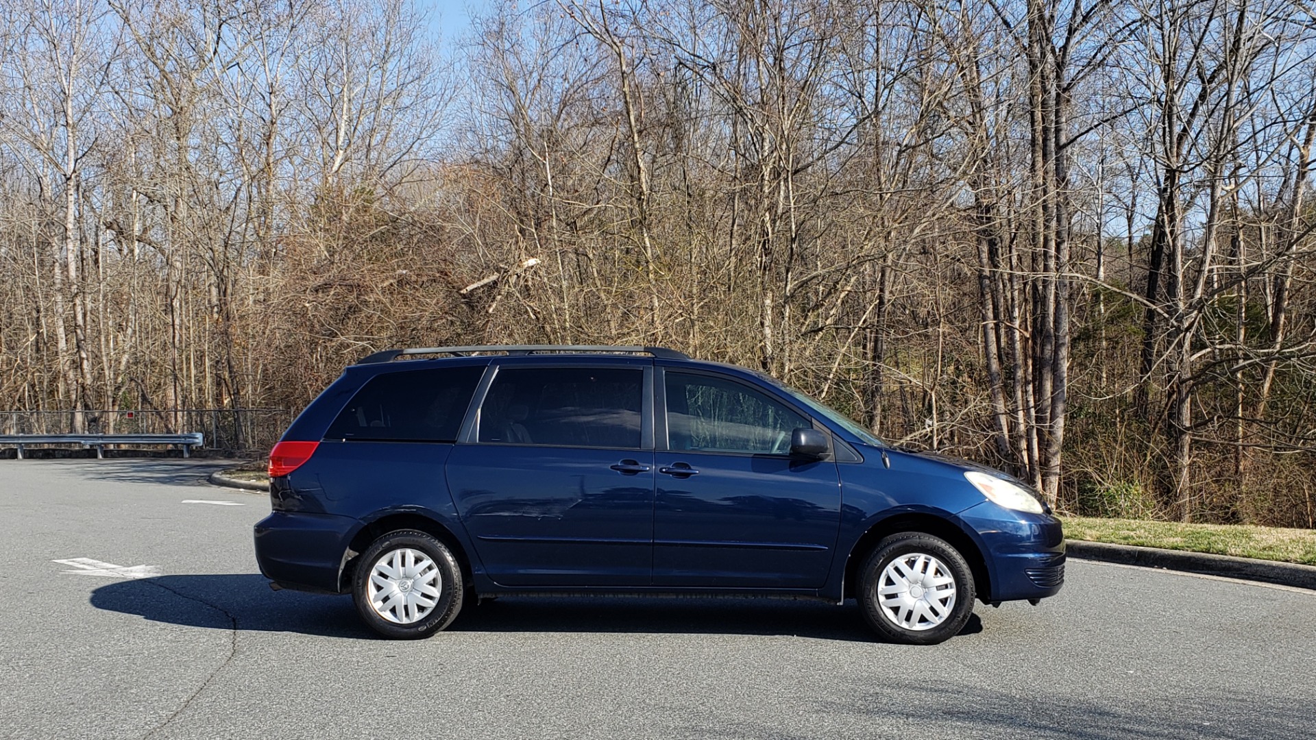 Used 2004 Toyota SIENNA LE 7-PASSENGER / ROOF RACK / PWR WNDWS for sale Sold at Formula Imports in Charlotte NC 28227 5