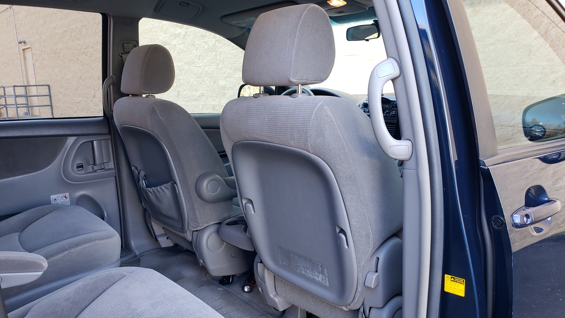 Used 2004 Toyota SIENNA LE 7-PASSENGER / ROOF RACK / PWR WNDWS for sale Sold at Formula Imports in Charlotte NC 28227 59