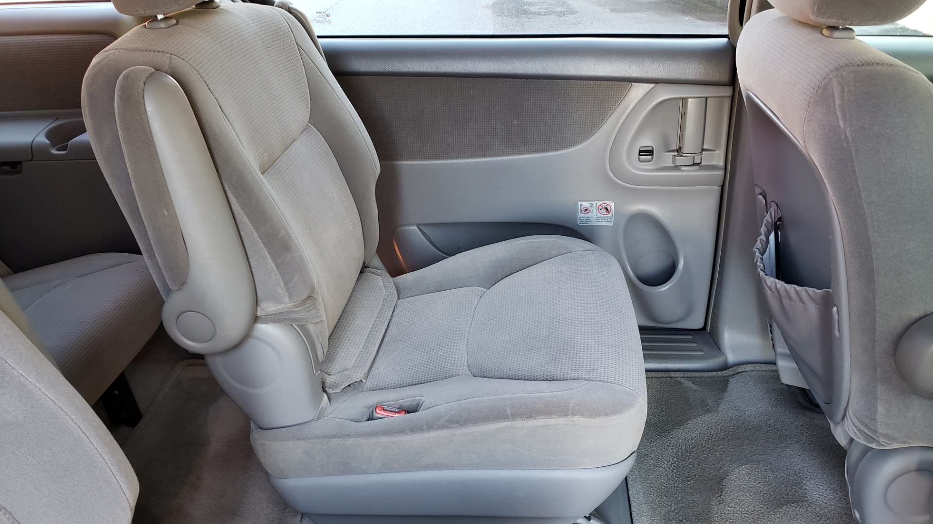 Used 2004 Toyota SIENNA LE 7-PASSENGER / ROOF RACK / PWR WNDWS for sale Sold at Formula Imports in Charlotte NC 28227 63