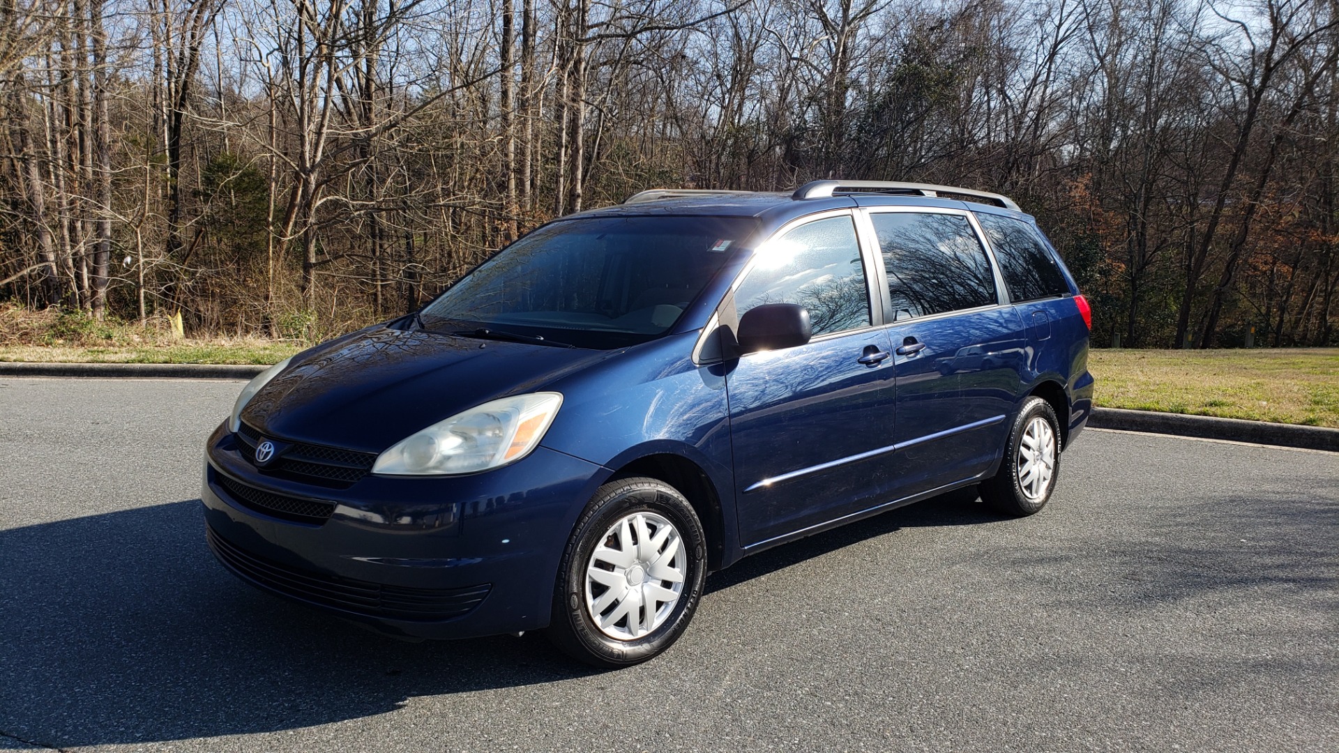 Used 2004 Toyota SIENNA LE 7-PASSENGER / ROOF RACK / PWR WNDWS for sale Sold at Formula Imports in Charlotte NC 28227 1