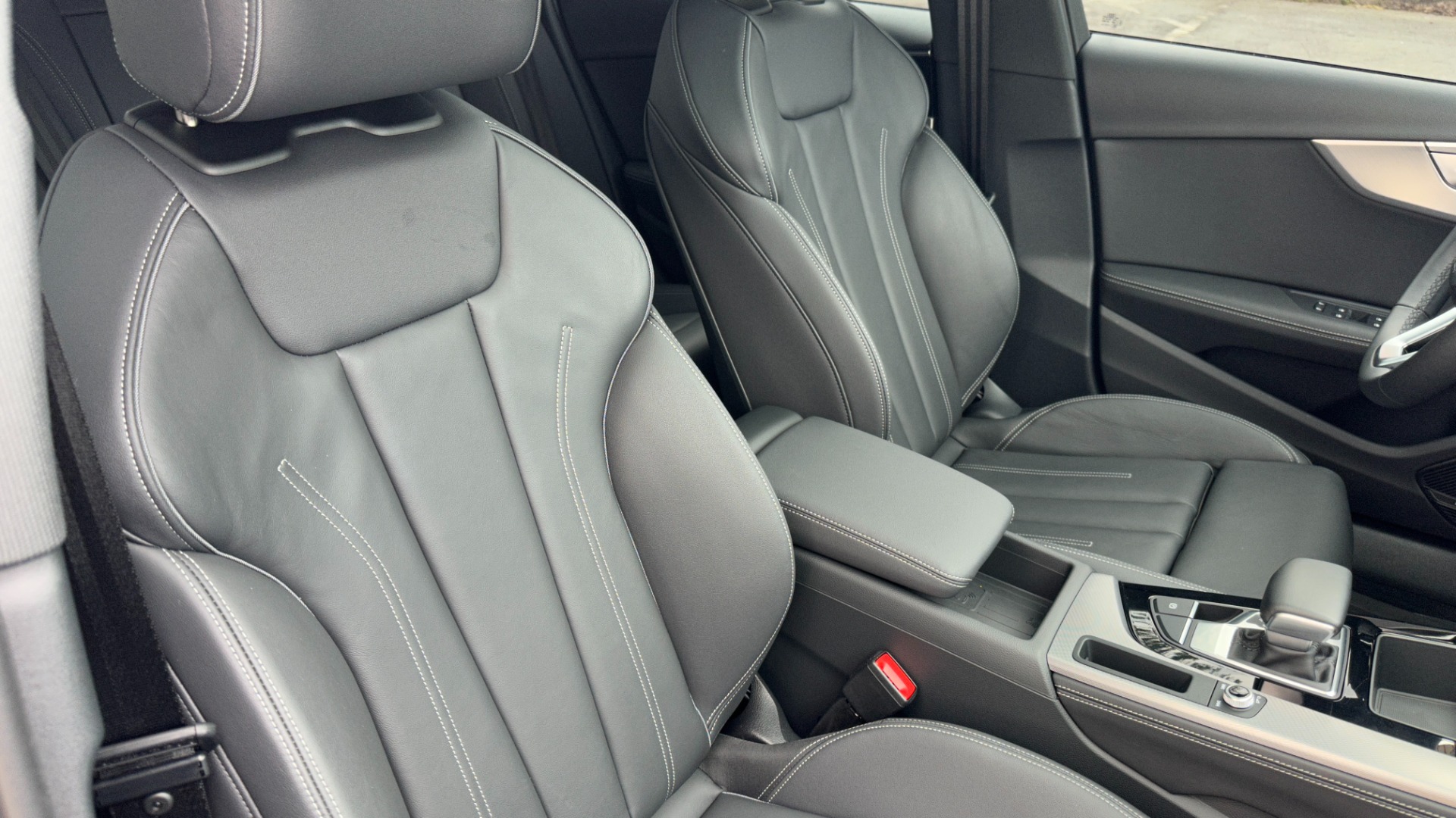 2023 Audi A4 Sedan S line - Interior and Exterior Walkaround 