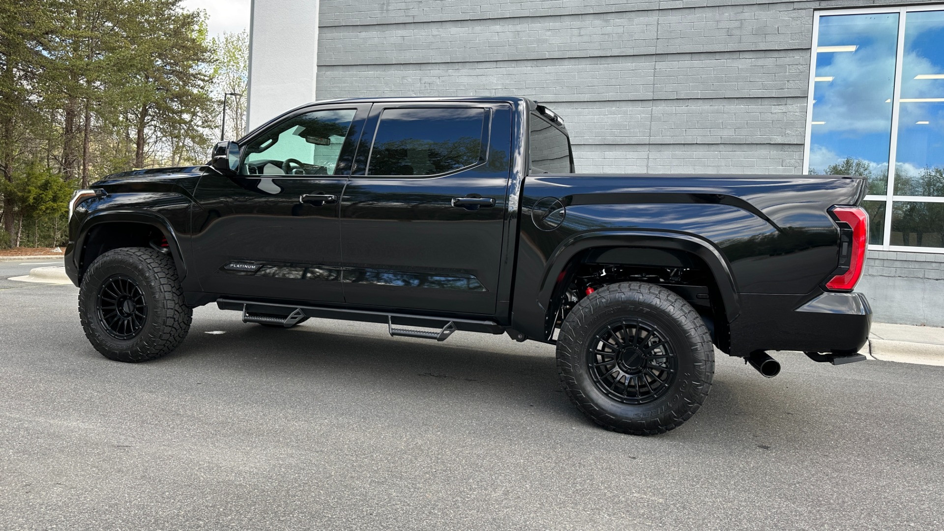 Used 2023 Toyota Tundra 4WD PLATINUM / TRD 3IN LIFT KIT / METHOD WHEELS / LOADED for sale $76,995 at Formula Imports in Charlotte NC 28227 3