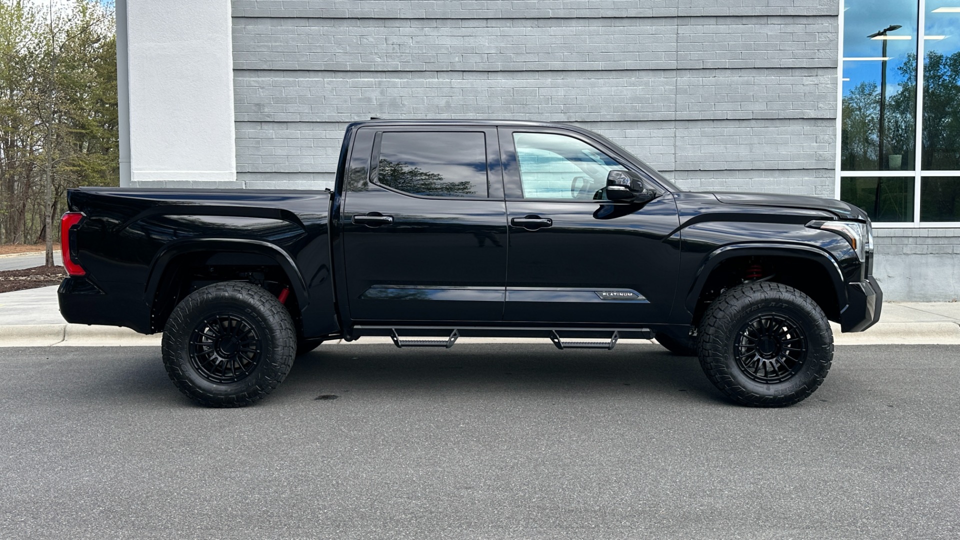 Used 2023 Toyota Tundra 4WD PLATINUM / TRD 3IN LIFT KIT / METHOD WHEELS / LOADED for sale $76,995 at Formula Imports in Charlotte NC 28227 6