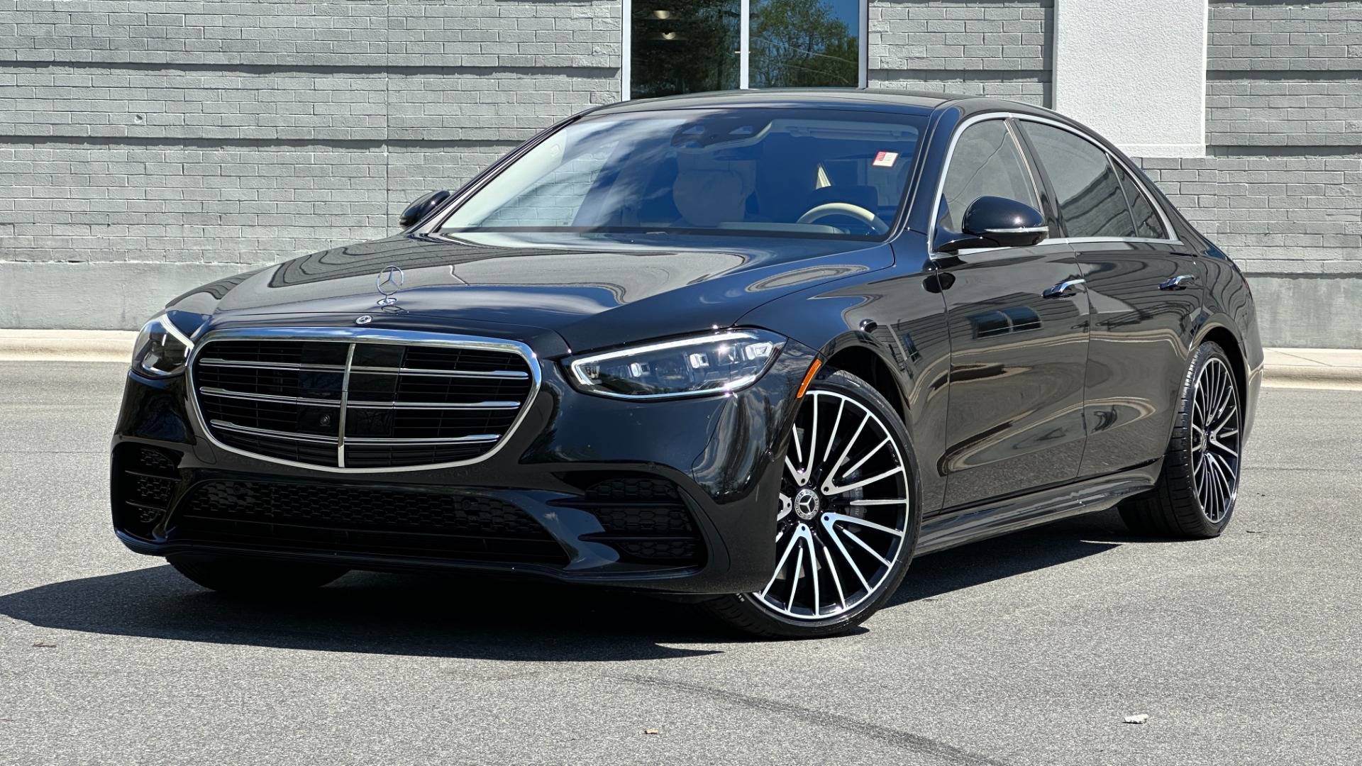 Used 2022 Mercedes-Benz S-Class S580 / AMG LINE / 3D TECH PKG / NIGHT PKG / REAR AXLE STEER for sale Sold at Formula Imports in Charlotte NC 28227 1