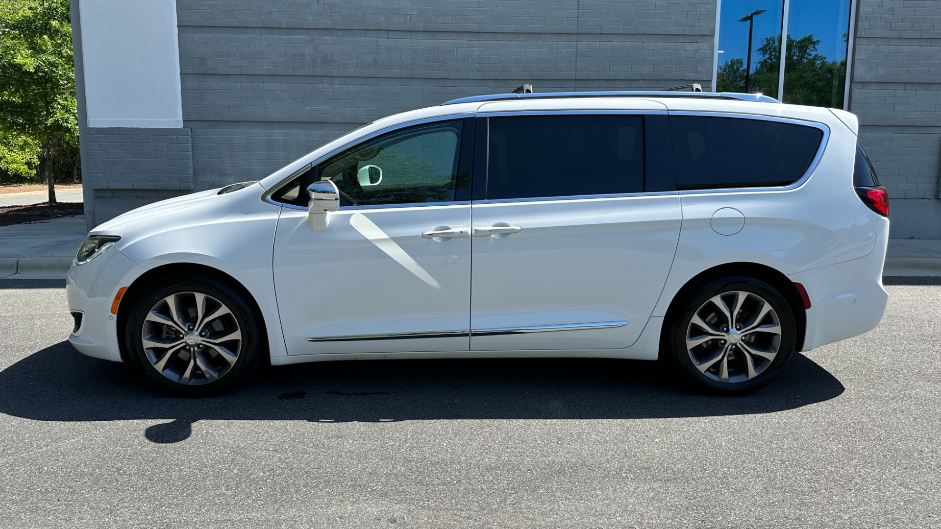 Used 2018 chrysler pacifica limited for sale 27 995 formula