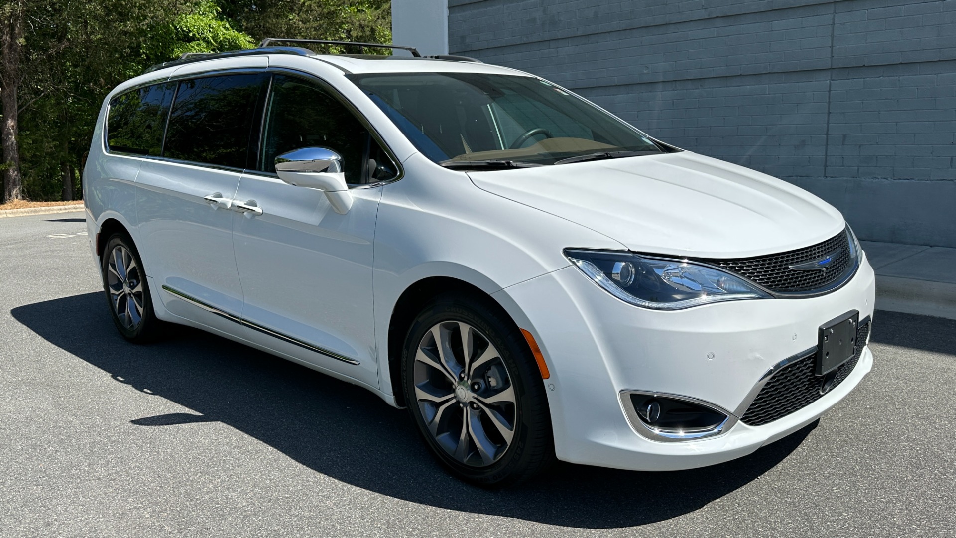 Used 2018 Chrysler Pacifica Limited For Sale (27,995) Formula