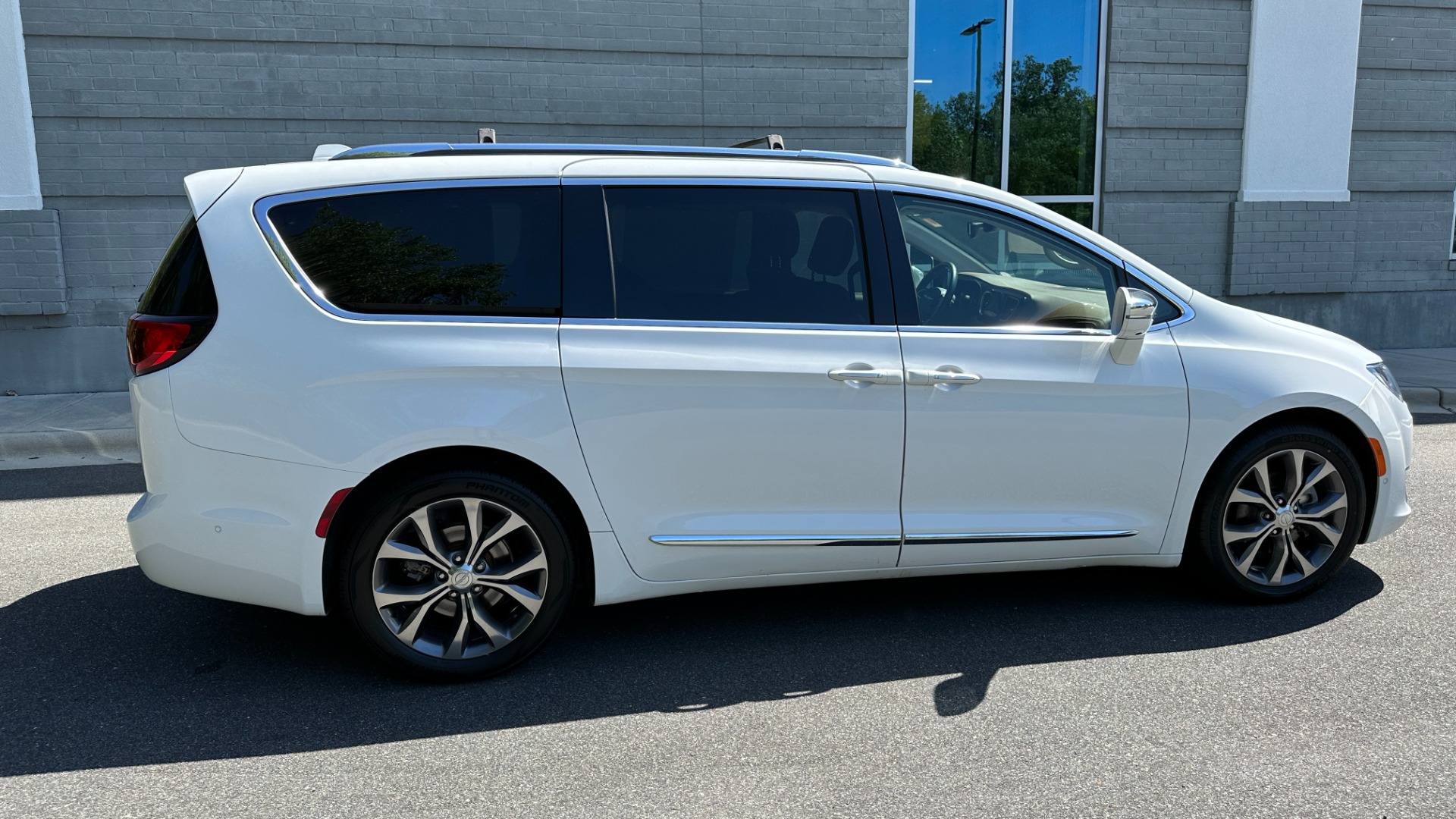 Used 2018 chrysler pacifica limited for sale 27 995 formula