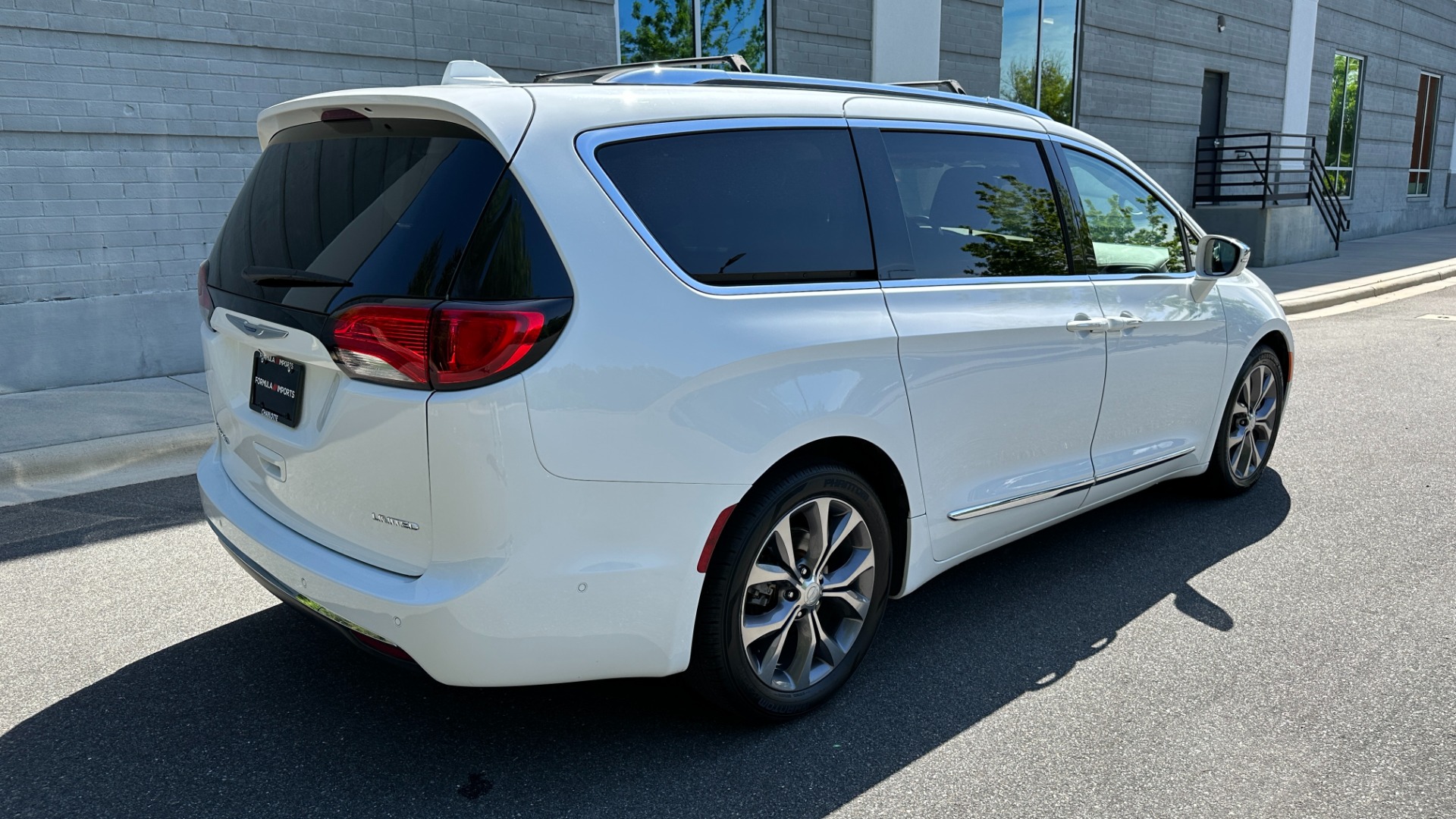 Used 2018 chrysler pacifica limited for sale 27 995 formula