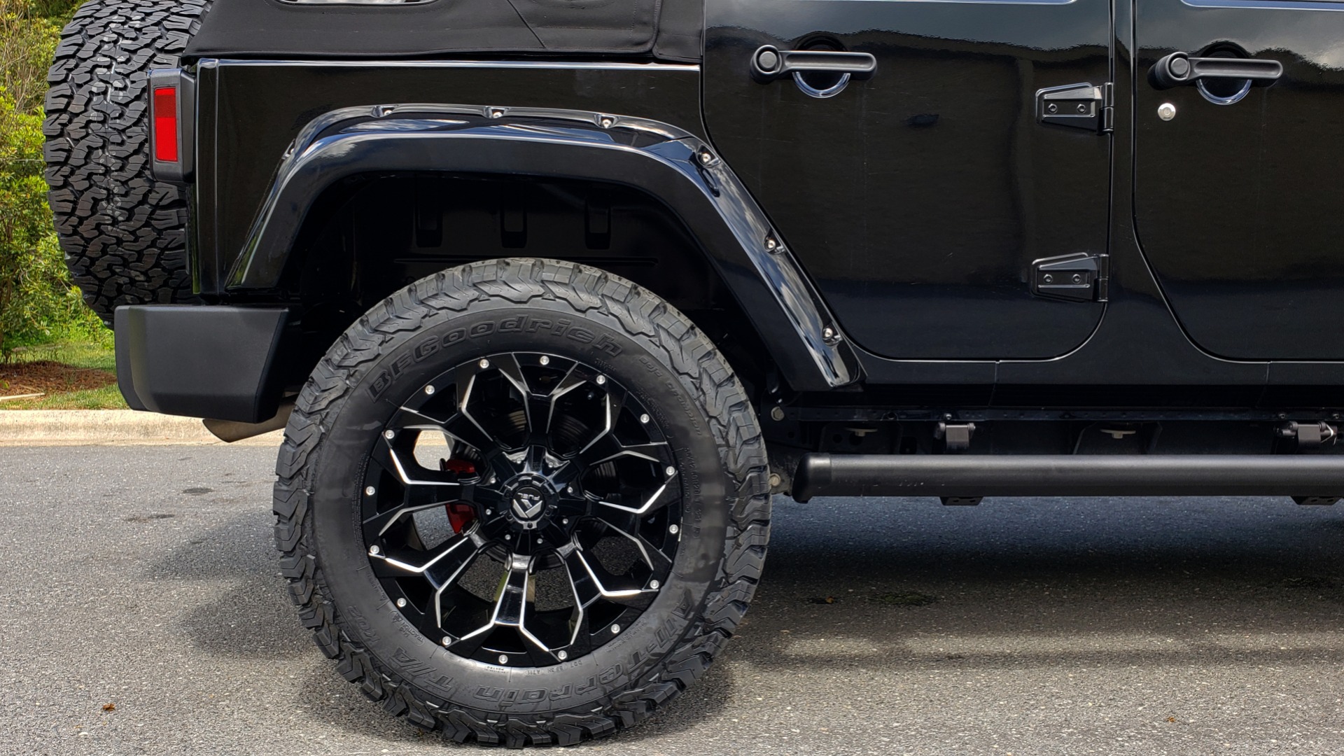 Used 2017 Jeep Wrangler Unlimited Sahara for sale Sold at Formula Imports in Charlotte NC 28227 16
