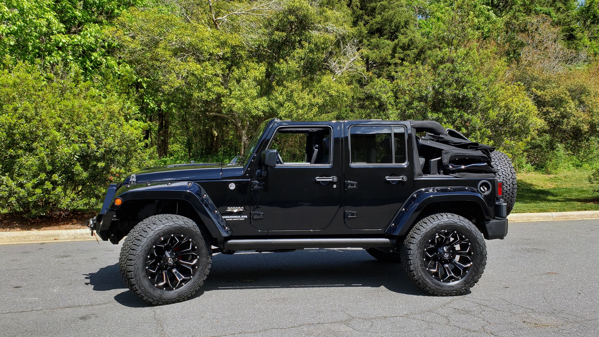 Used 2017 Jeep Wrangler Unlimited Sahara for sale Sold at Formula Imports in Charlotte NC 28227 44