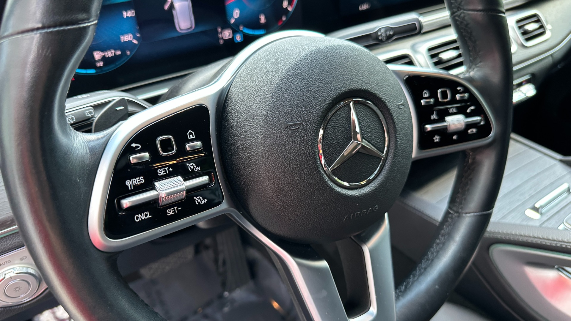 Used 2020 Mercedes-Benz GLE GLE 350 / 20IN WHEELS / NAV / BURMESTER / PREMIUM / PARKING ASSIST for sale $52,995 at Formula Imports in Charlotte NC 28227 17