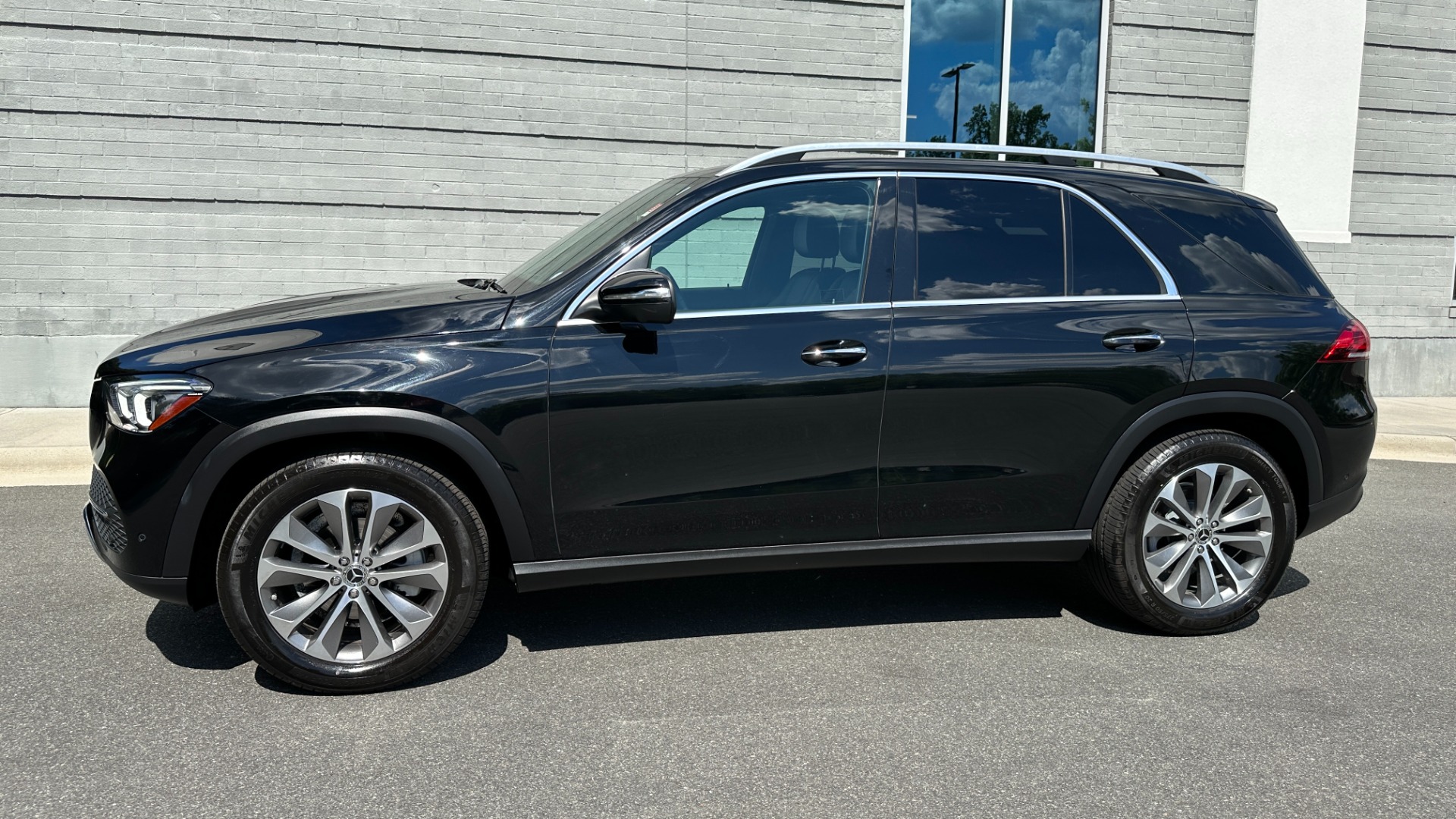 Used 2020 Mercedes-Benz GLE GLE 350 / 20IN WHEELS / NAV / BURMESTER / PREMIUM / PARKING ASSIST for sale $52,995 at Formula Imports in Charlotte NC 28227 3