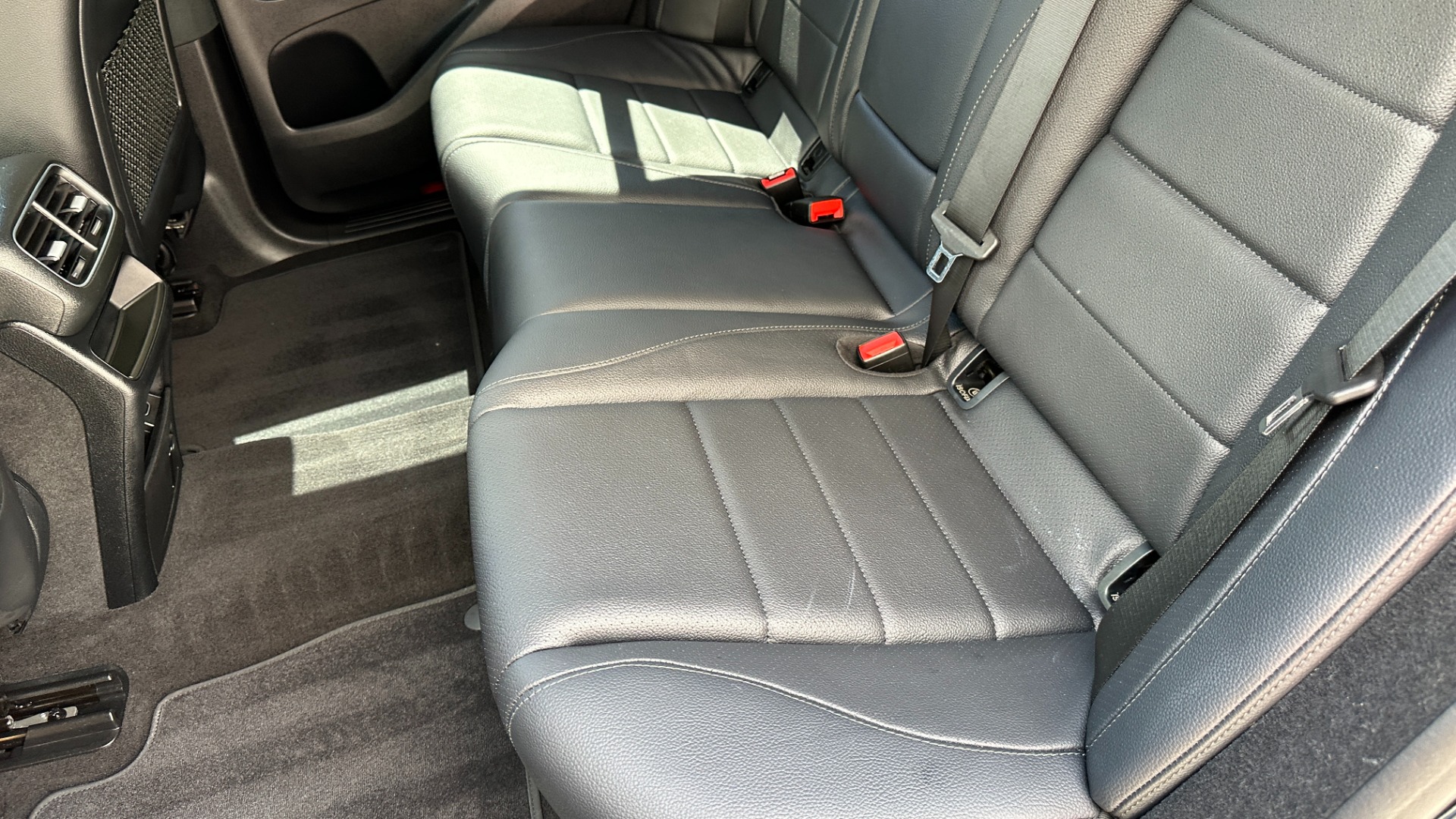 Used 2020 Mercedes-Benz GLE GLE 350 / 20IN WHEELS / NAV / BURMESTER / PREMIUM / PARKING ASSIST for sale $52,995 at Formula Imports in Charlotte NC 28227 30