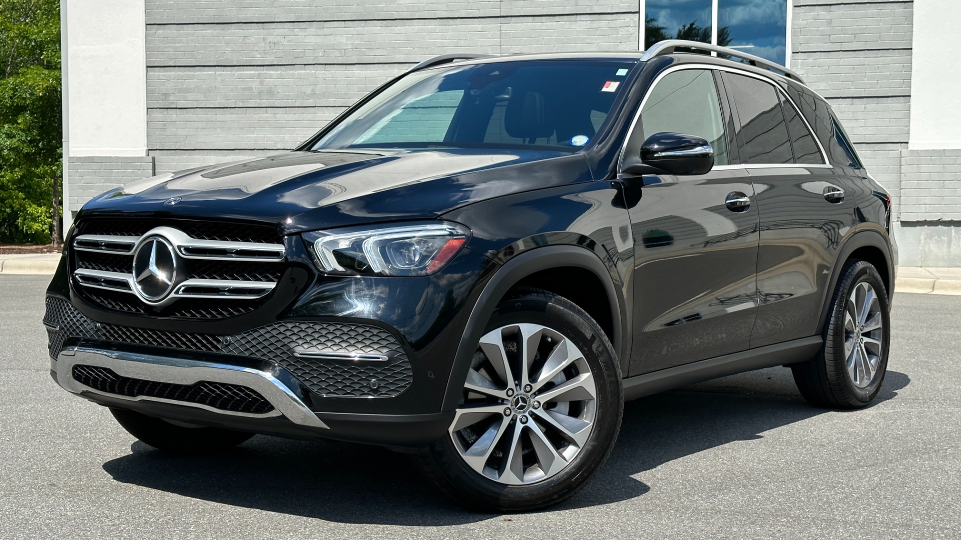 Used 2020 Mercedes-Benz GLE GLE 350 / 20IN WHEELS / NAV / BURMESTER / PREMIUM / PARKING ASSIST for sale $52,995 at Formula Imports in Charlotte NC 28227 1