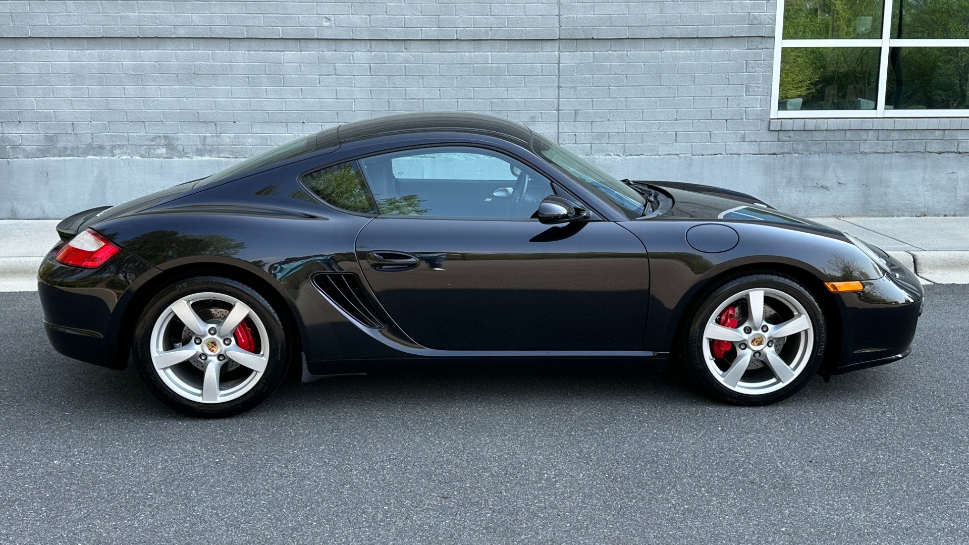 Used 2008 Porsche Cayman S / 6 SPEED / BOSE / PAINT PROTECTION / UPGRADED RADIO / POWER SEAT PKG for sale Sold at Formula Imports in Charlotte NC 28227 3