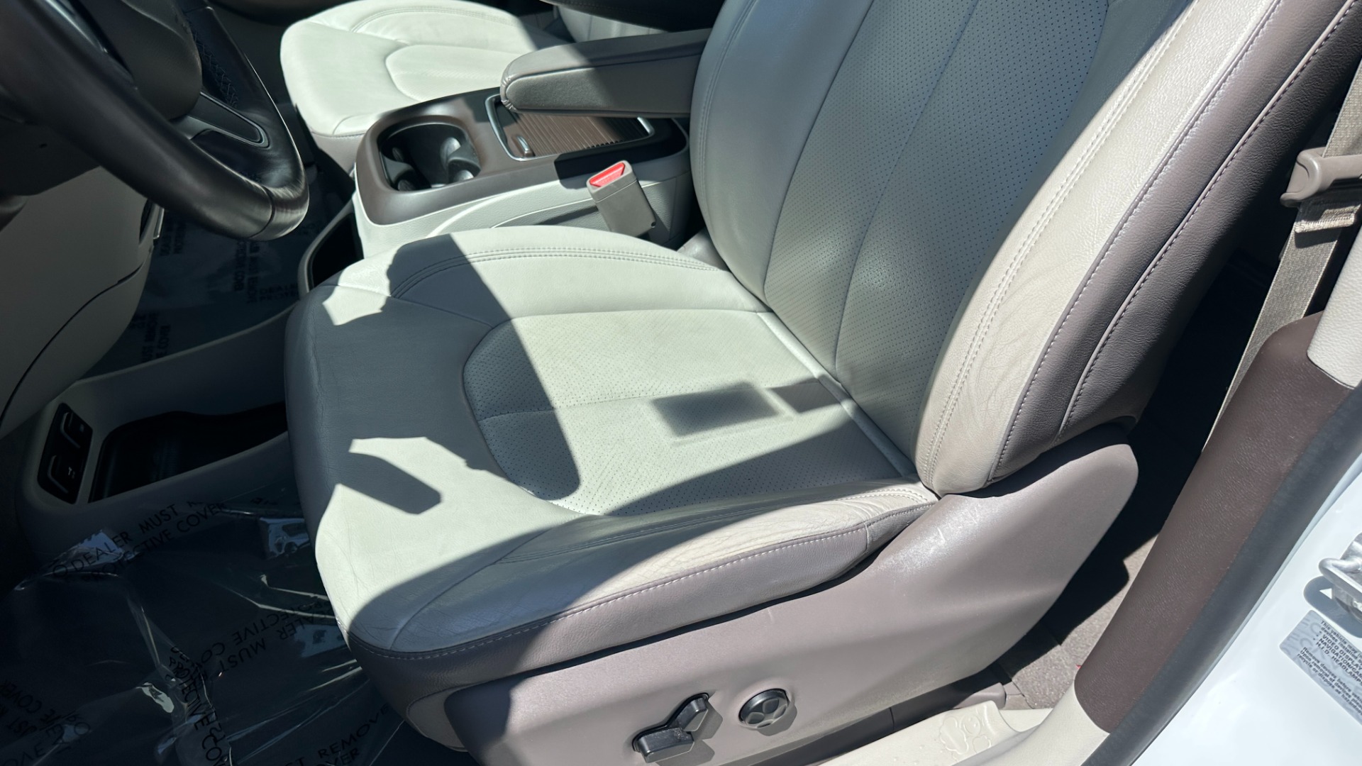 Used 2017 Chrysler Pacifica Touring-L Plus / UCONNECT NAV / REAR DVD / CAPTAIN CHAIR / 3ROW for sale $21,495 at Formula Imports in Charlotte NC 28227 14