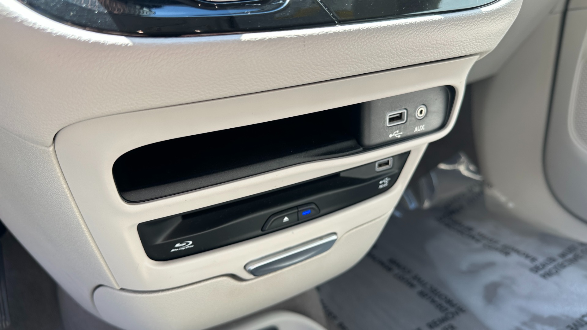 Used 2017 Chrysler Pacifica Touring-L Plus / UCONNECT NAV / REAR DVD / CAPTAIN CHAIR / 3ROW for sale $21,495 at Formula Imports in Charlotte NC 28227 19