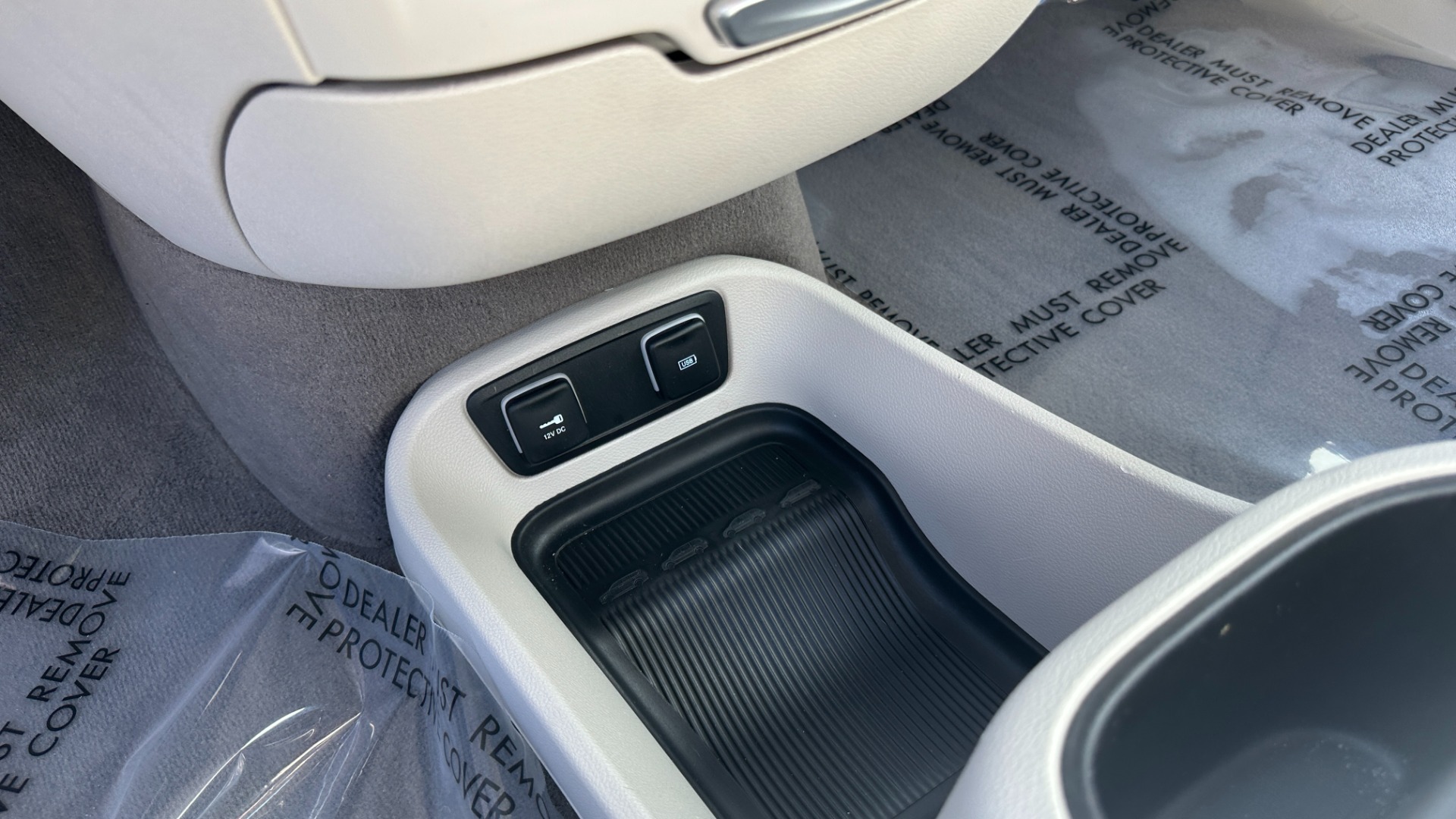 Used 2017 Chrysler Pacifica Touring-L Plus / UCONNECT NAV / REAR DVD / CAPTAIN CHAIR / 3ROW for sale $21,495 at Formula Imports in Charlotte NC 28227 20