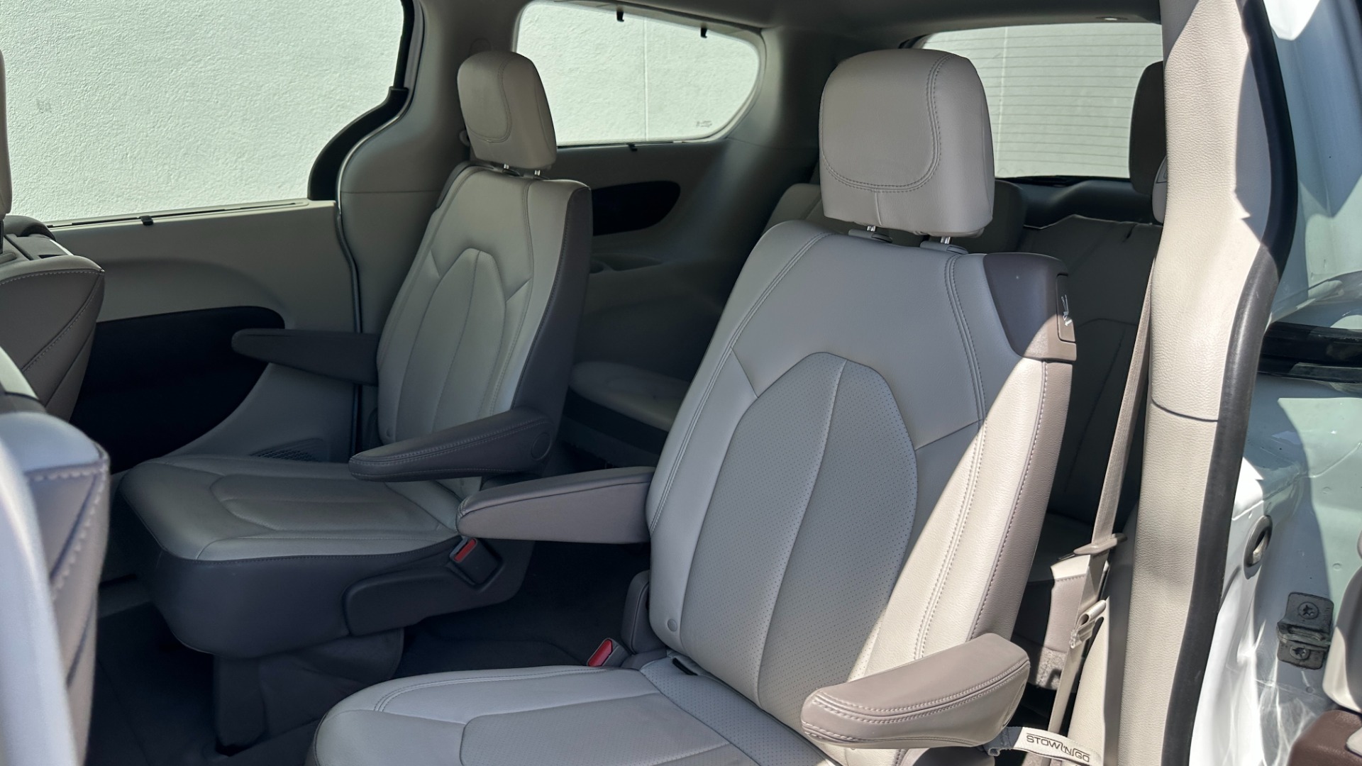 Used 2017 Chrysler Pacifica Touring-L Plus / UCONNECT NAV / REAR DVD / CAPTAIN CHAIR / 3ROW for sale $21,495 at Formula Imports in Charlotte NC 28227 23